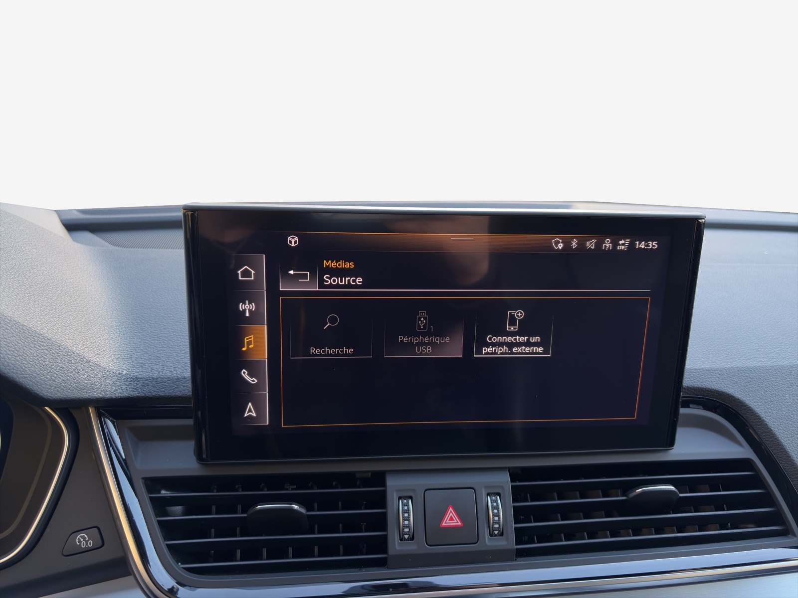 AUDI Q5 40 TDI Black Edition quattro S-tronic-image-14