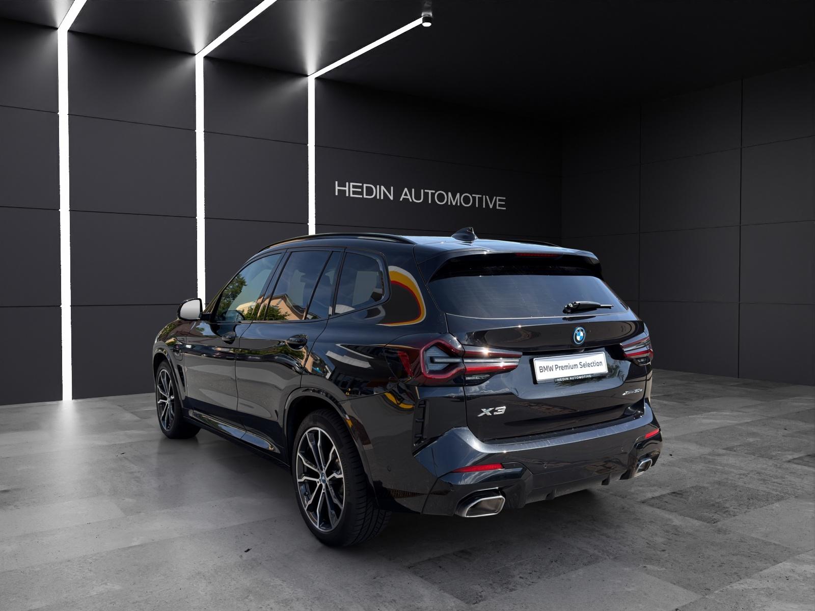 BMW X3 30e xDrive-showroom-element-2