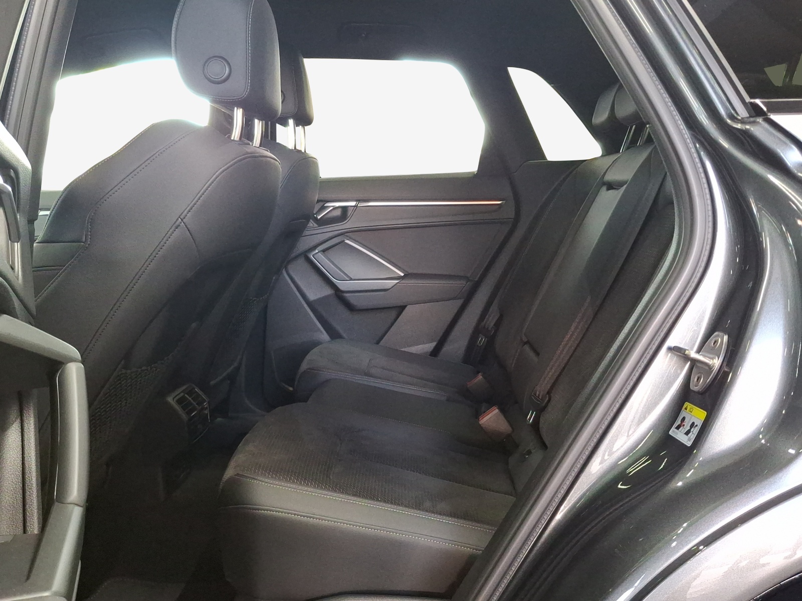 AUDI Q3 Sportback 35 TFSI S line Attraction S-tronic-image-11