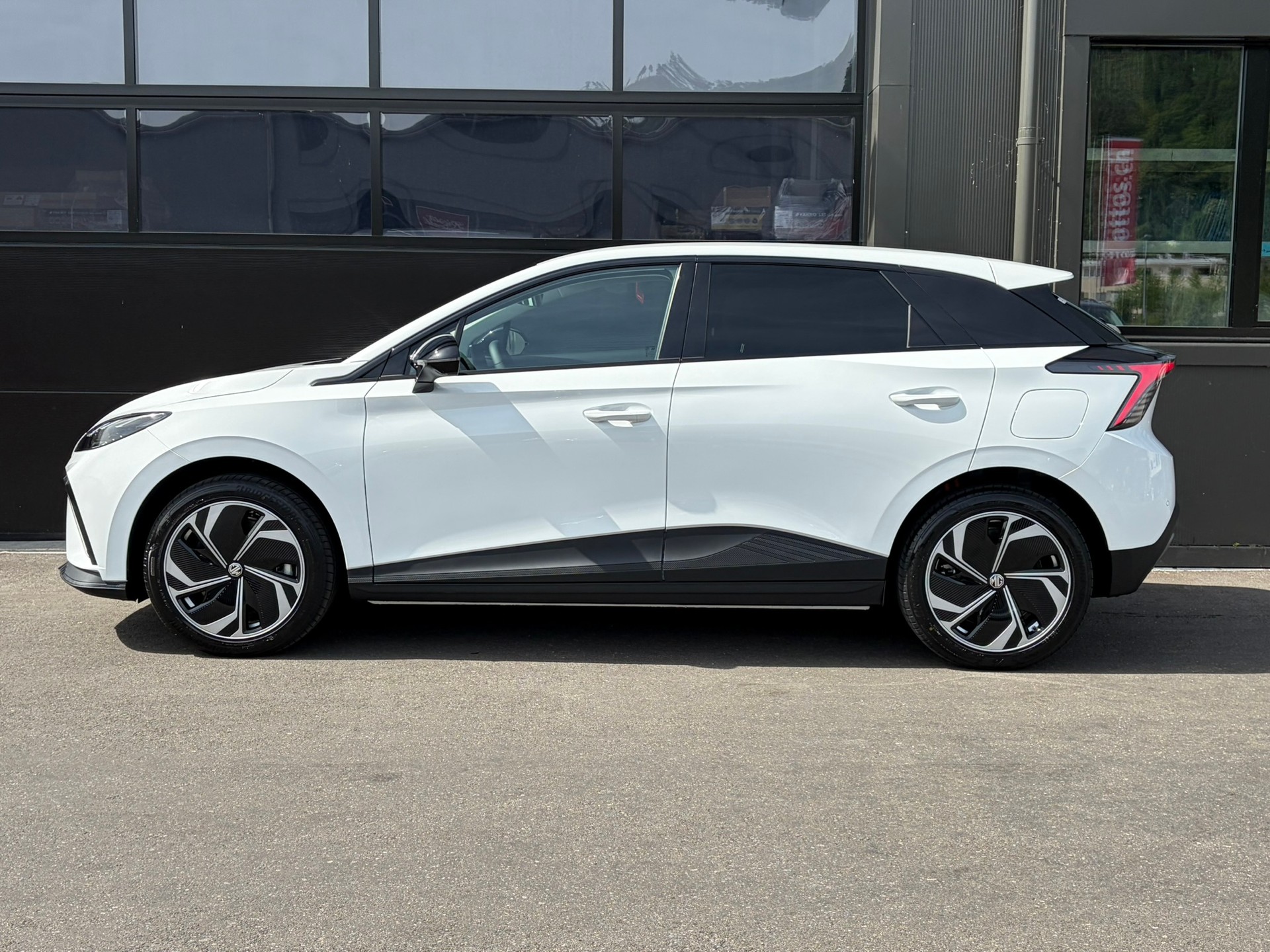 MG 4 EV 64kWh Premium