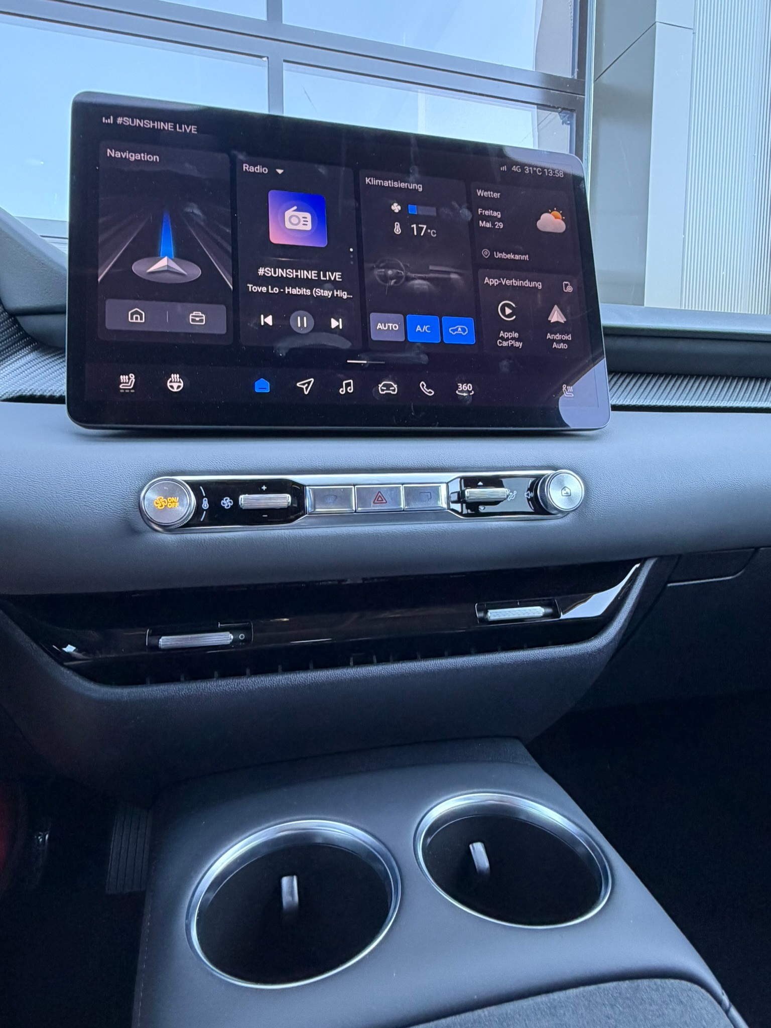 MG 4 EV 64kWh Premium-image-11