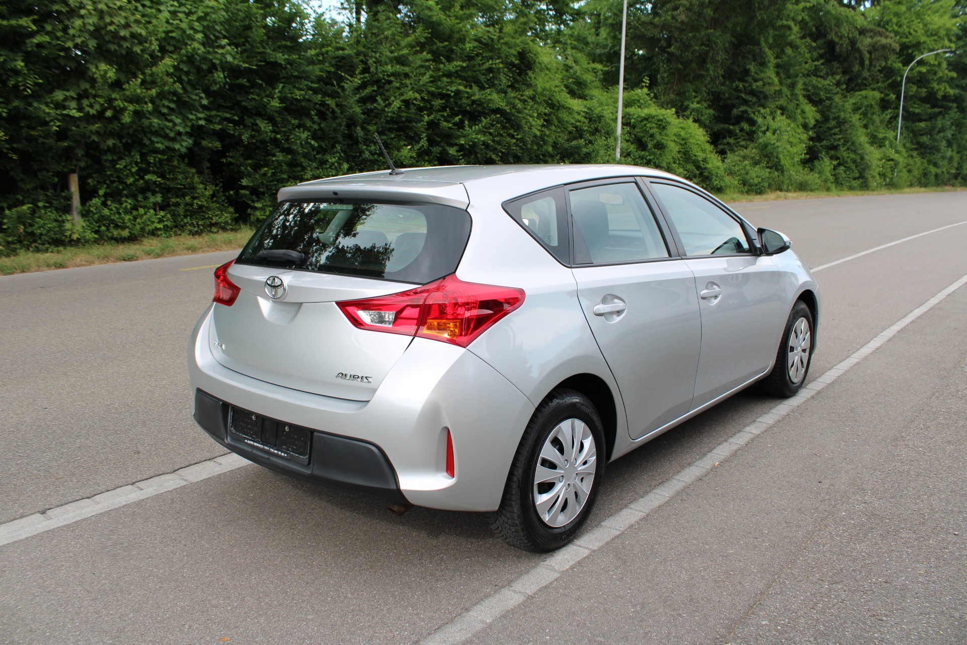 TOYOTA Auris 1.6 Luna-showroom-element-3