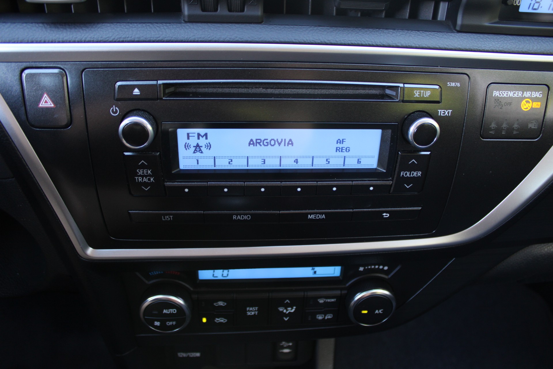 TOYOTA Auris 1.6 Luna-image-8