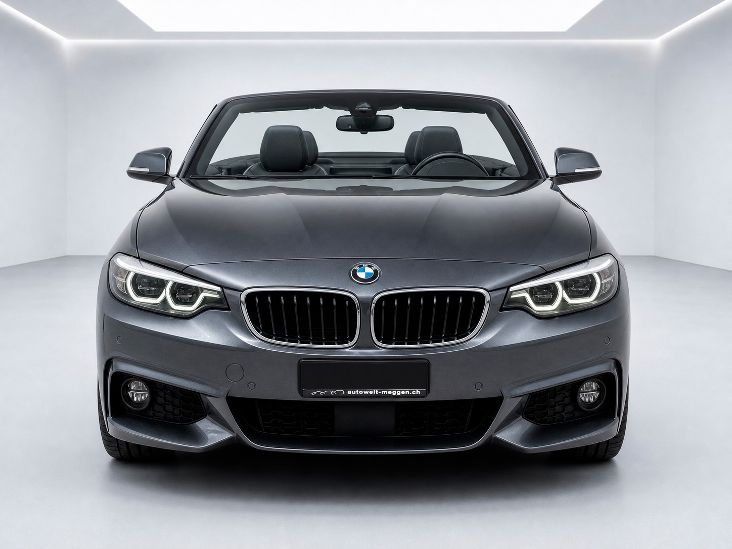 BMW 440i Cabriolet xDrive M Sport Individual Steptronic-image-3