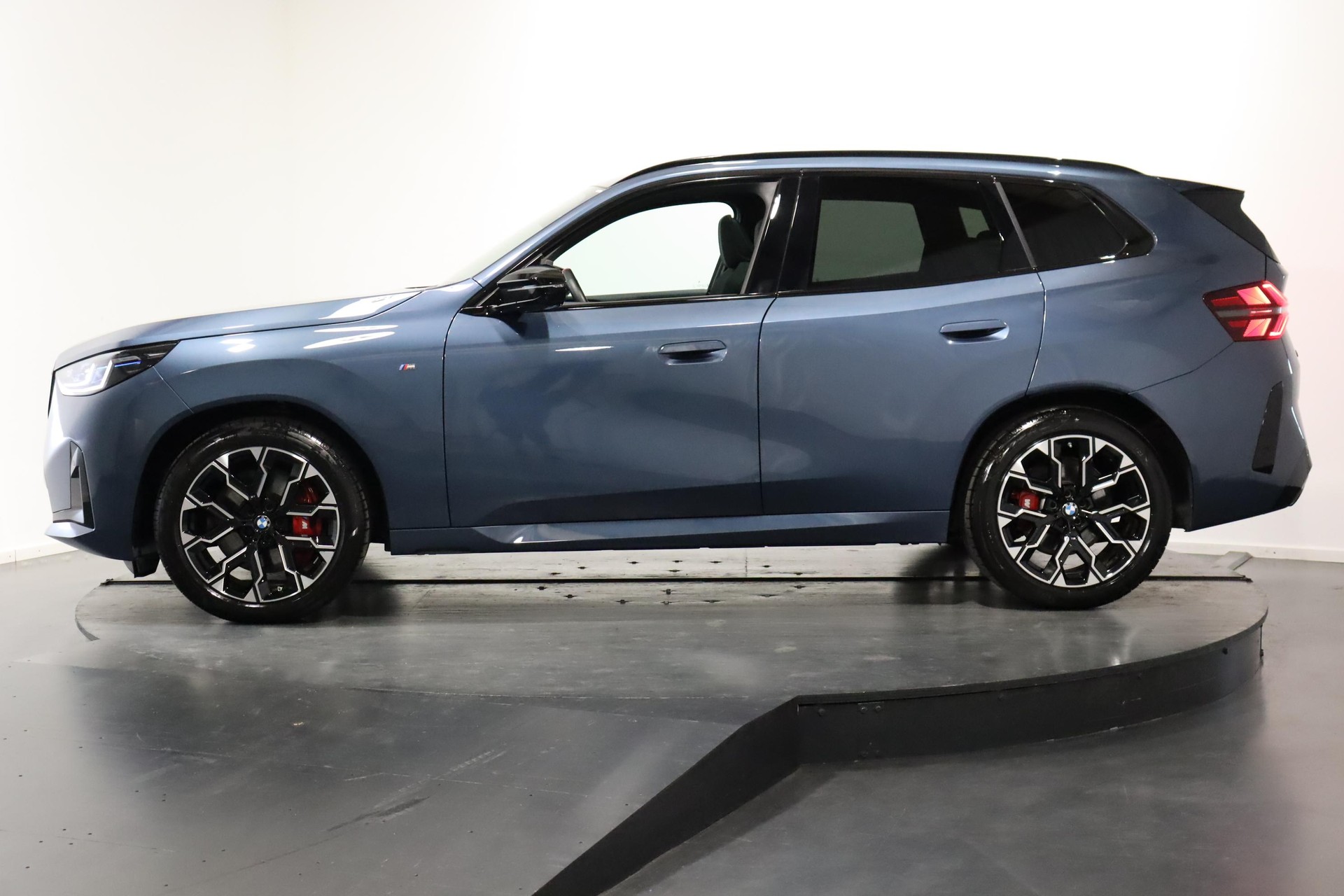 BMW X3 M50i-image-1