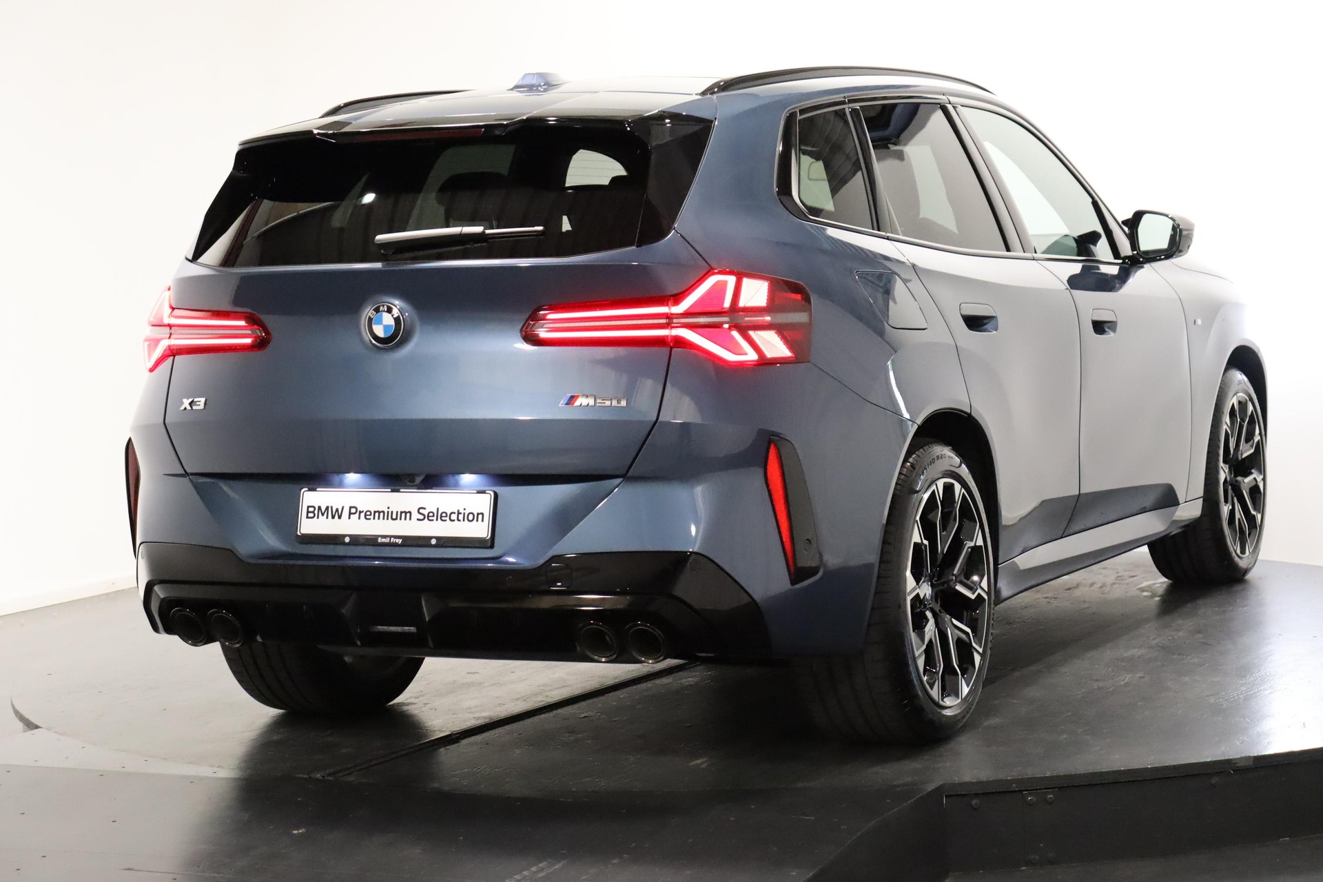 BMW X3 M50i-image-3