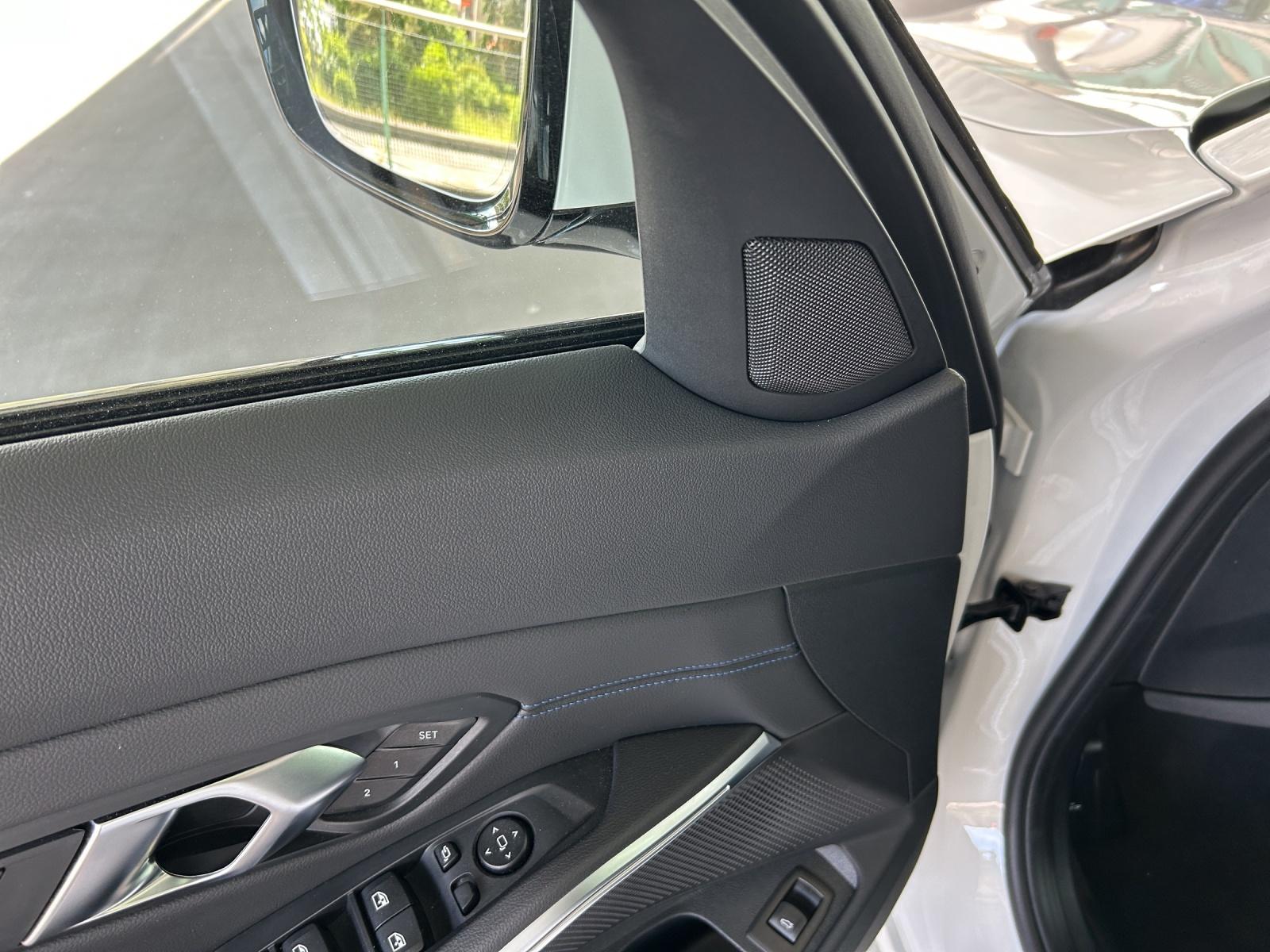 BMW 320d xDrive SAG Touring-image-14