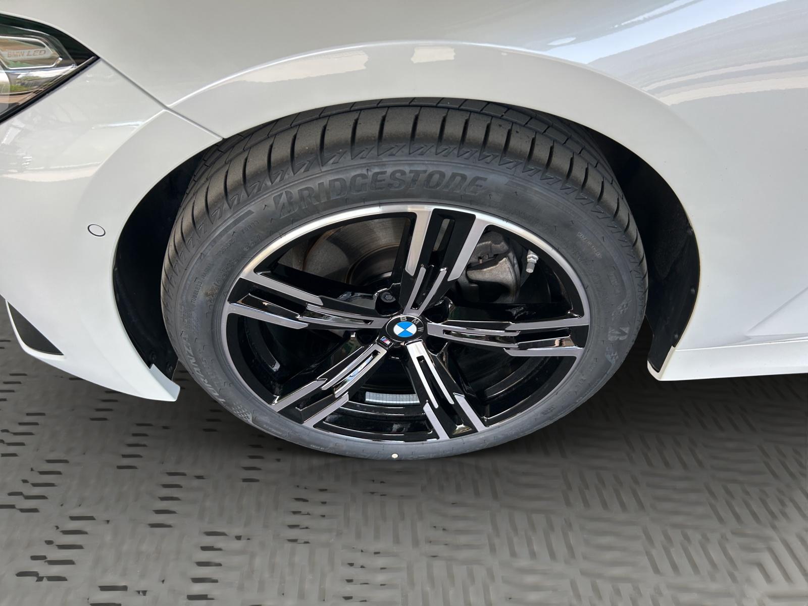 BMW 320d xDrive SAG Touring-image-28