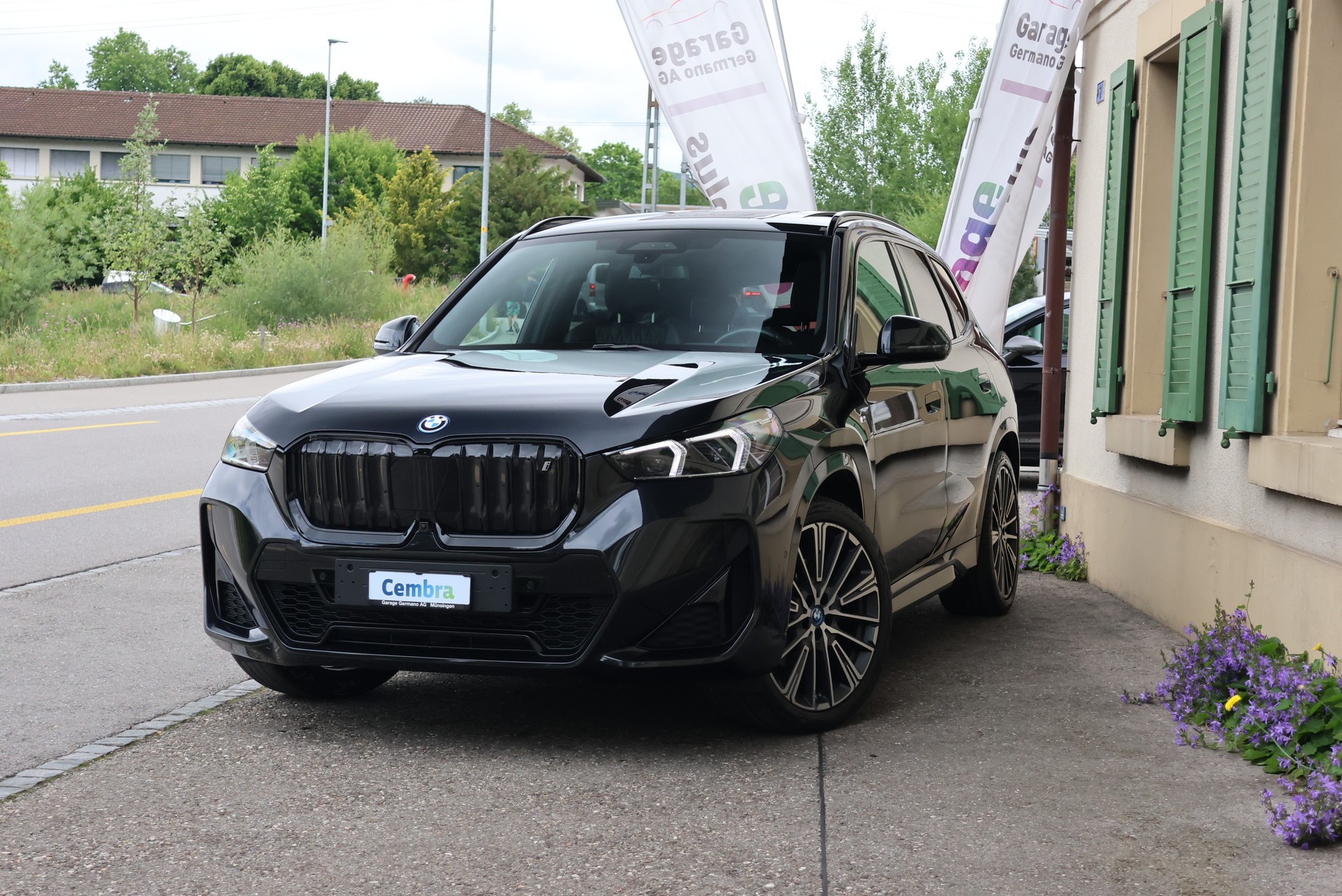 BMW iX1 xDrive 30 M Sport-image-0