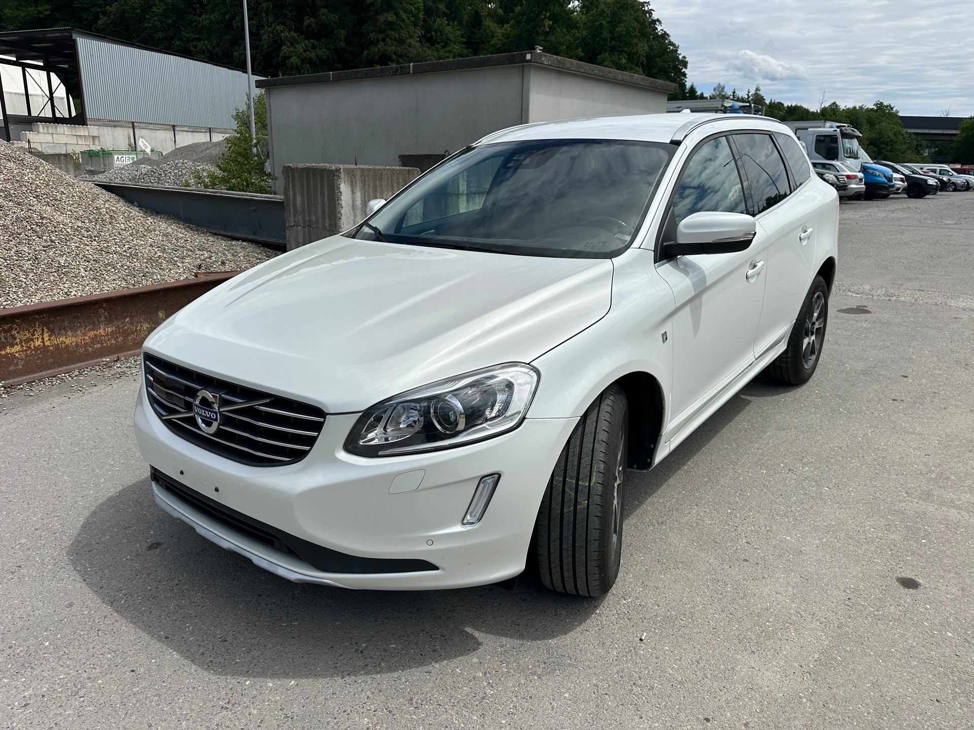 VOLVO XC60 D4 AWD OceanRace Geartronic-showroom-element-2