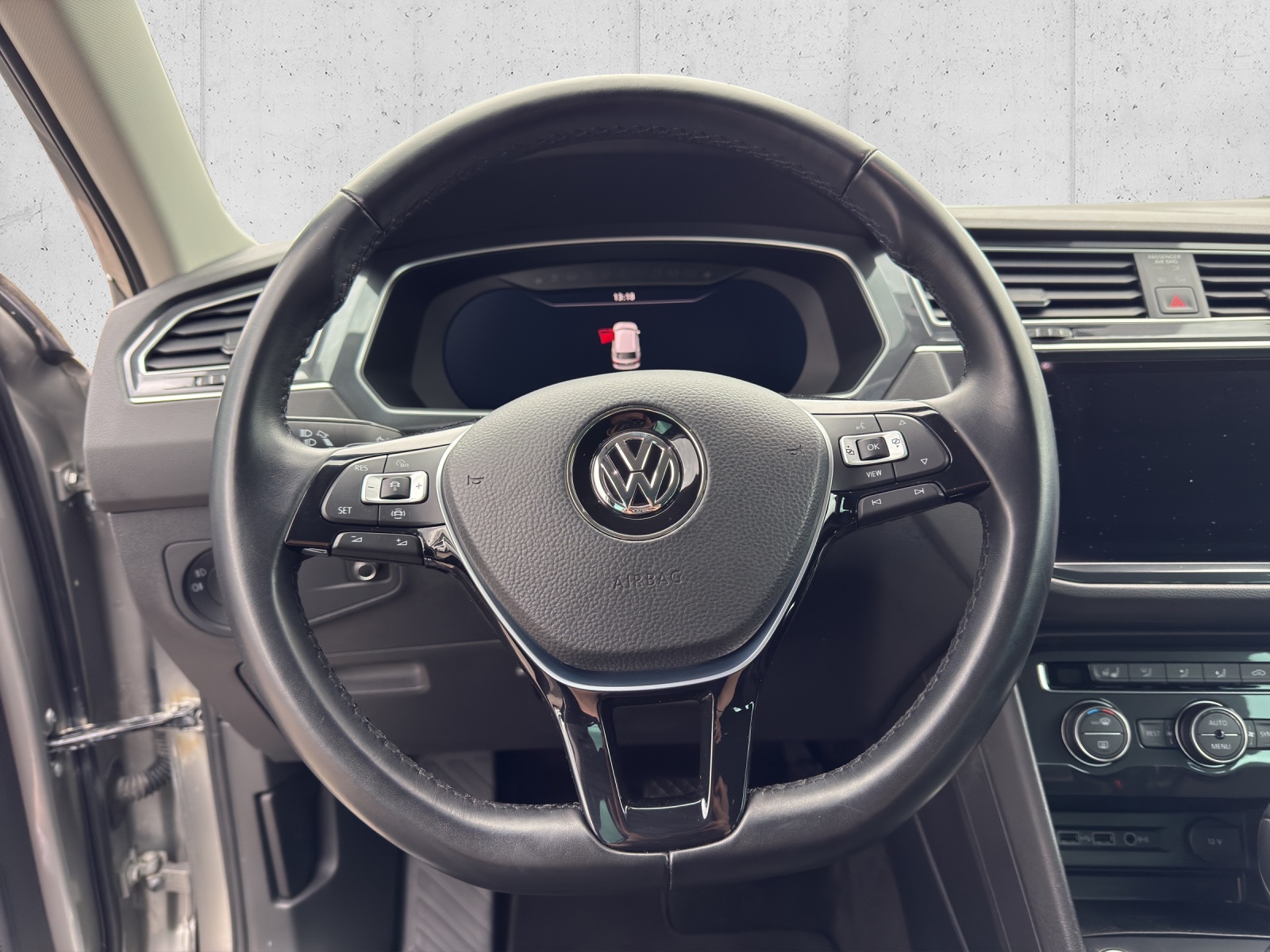 VW Tiguan 2.0 TDI SCR Highline 4Motion DSG-image-9