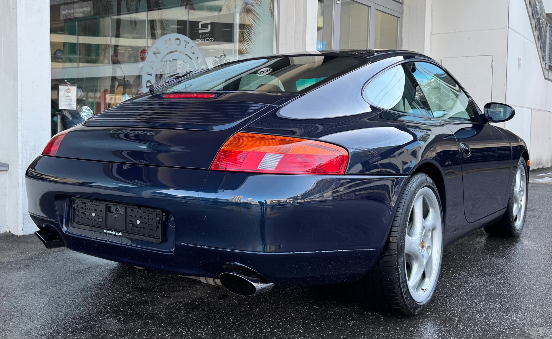 PORSCHE 911 Carrera-image-4