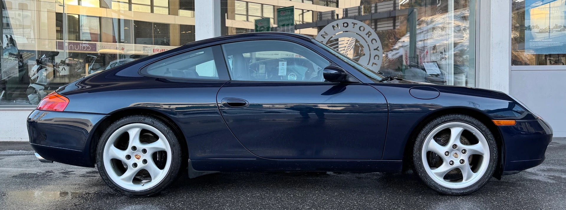 PORSCHE 911 Carrera-image-1