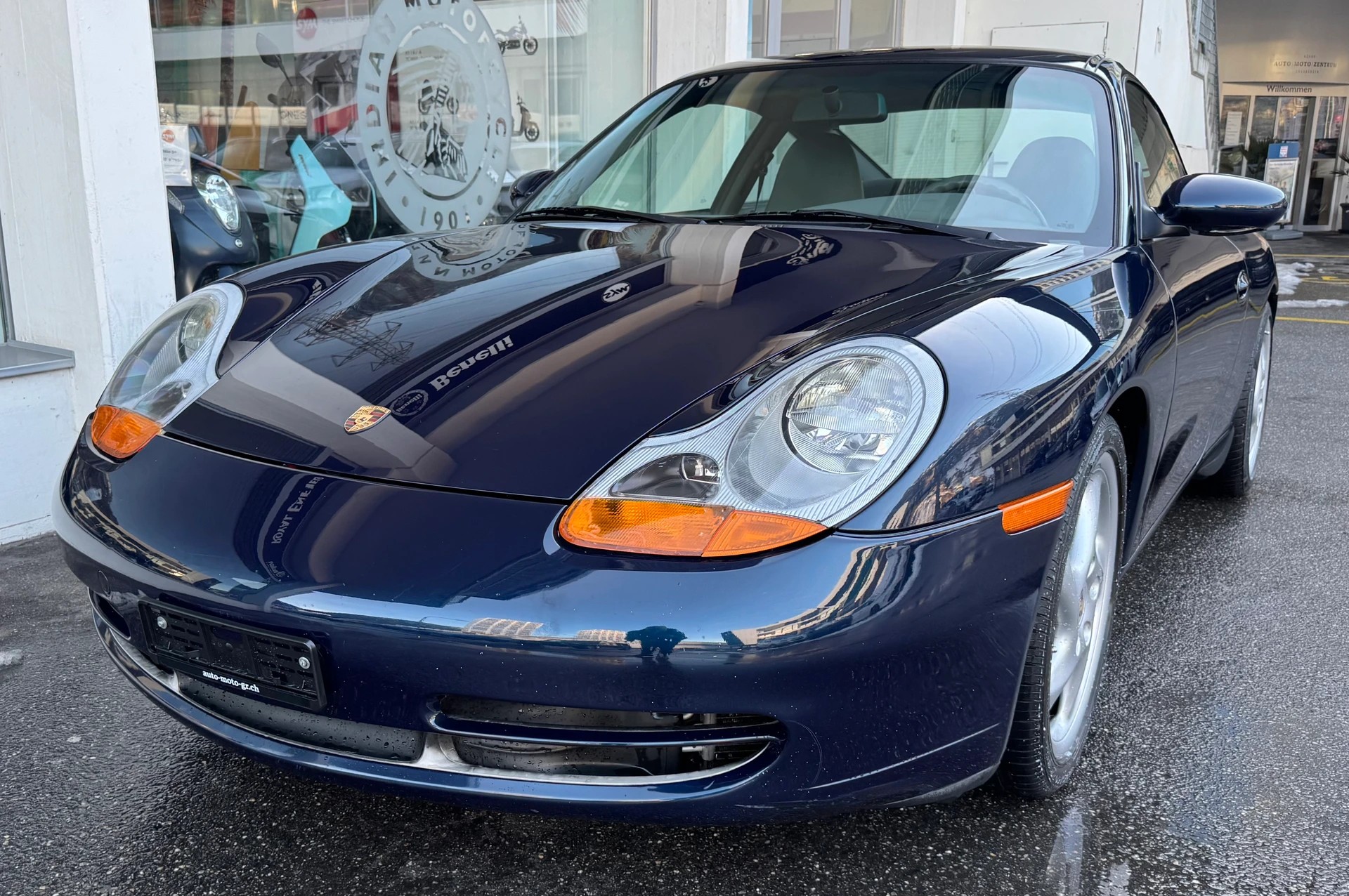 PORSCHE 911 Carrera-image-5