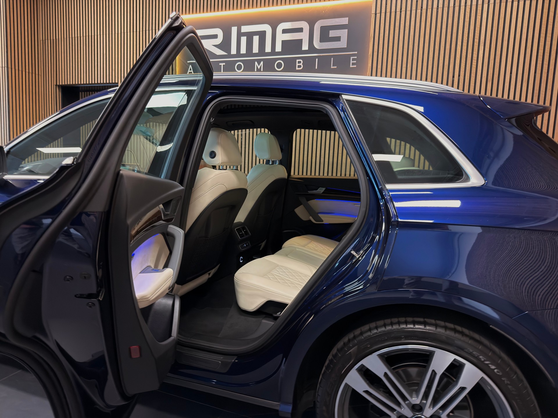 AUDI SQ5 3.0 TFSI quattro S-tronic | Vollausstattung | Frisch ab Service | MFK | CarVertical | Massagesitze-image-16