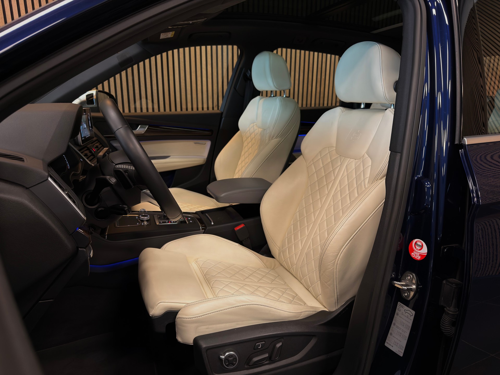 AUDI SQ5 3.0 TFSI quattro S-tronic | Vollausstattung | Frisch ab Service | MFK | CarVertical | Massagesitze-image-15