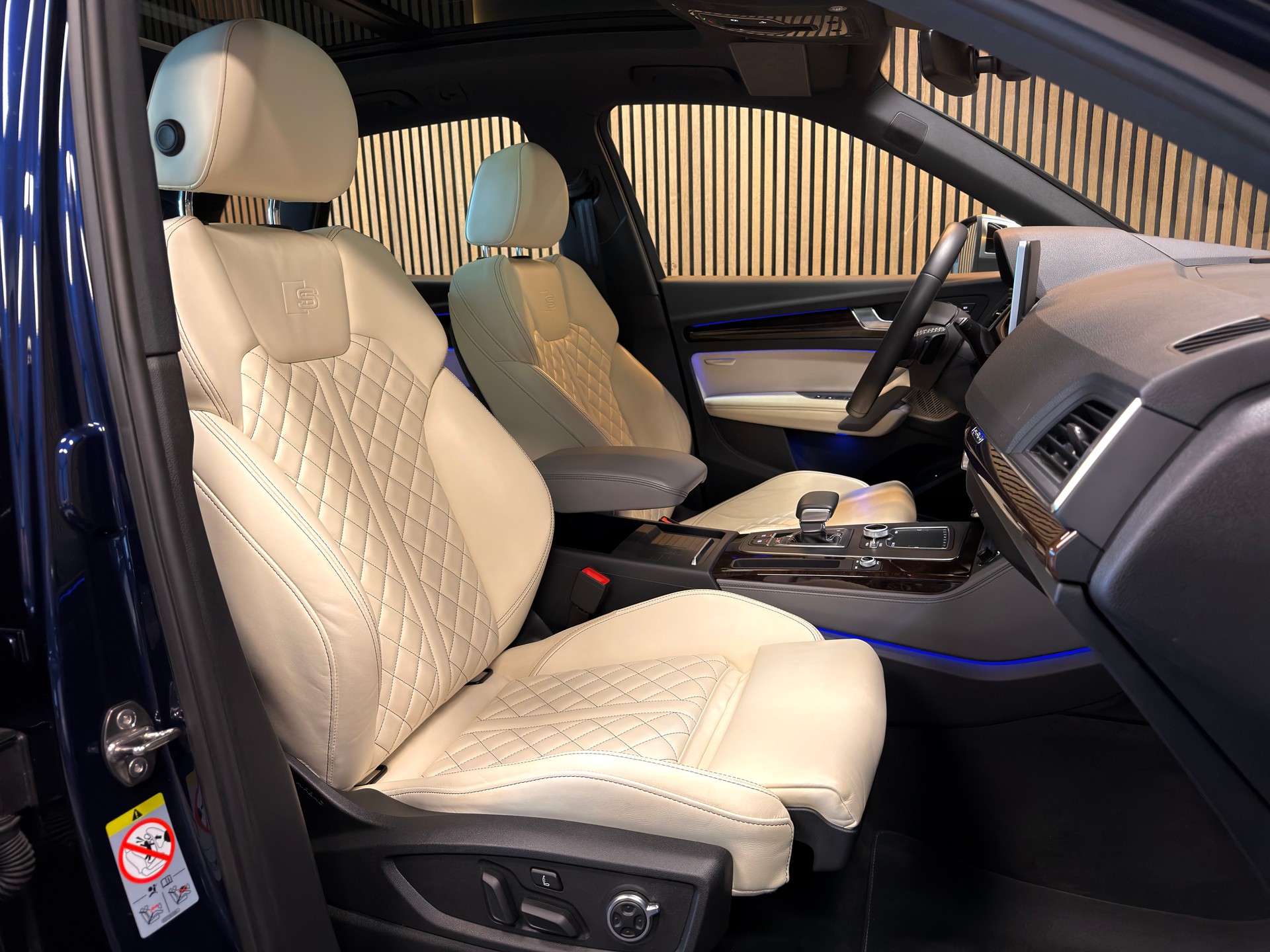 AUDI SQ5 3.0 TFSI quattro S-tronic | Vollausstattung | Frisch ab Service | MFK | CarVertical | Massagesitze-image-19