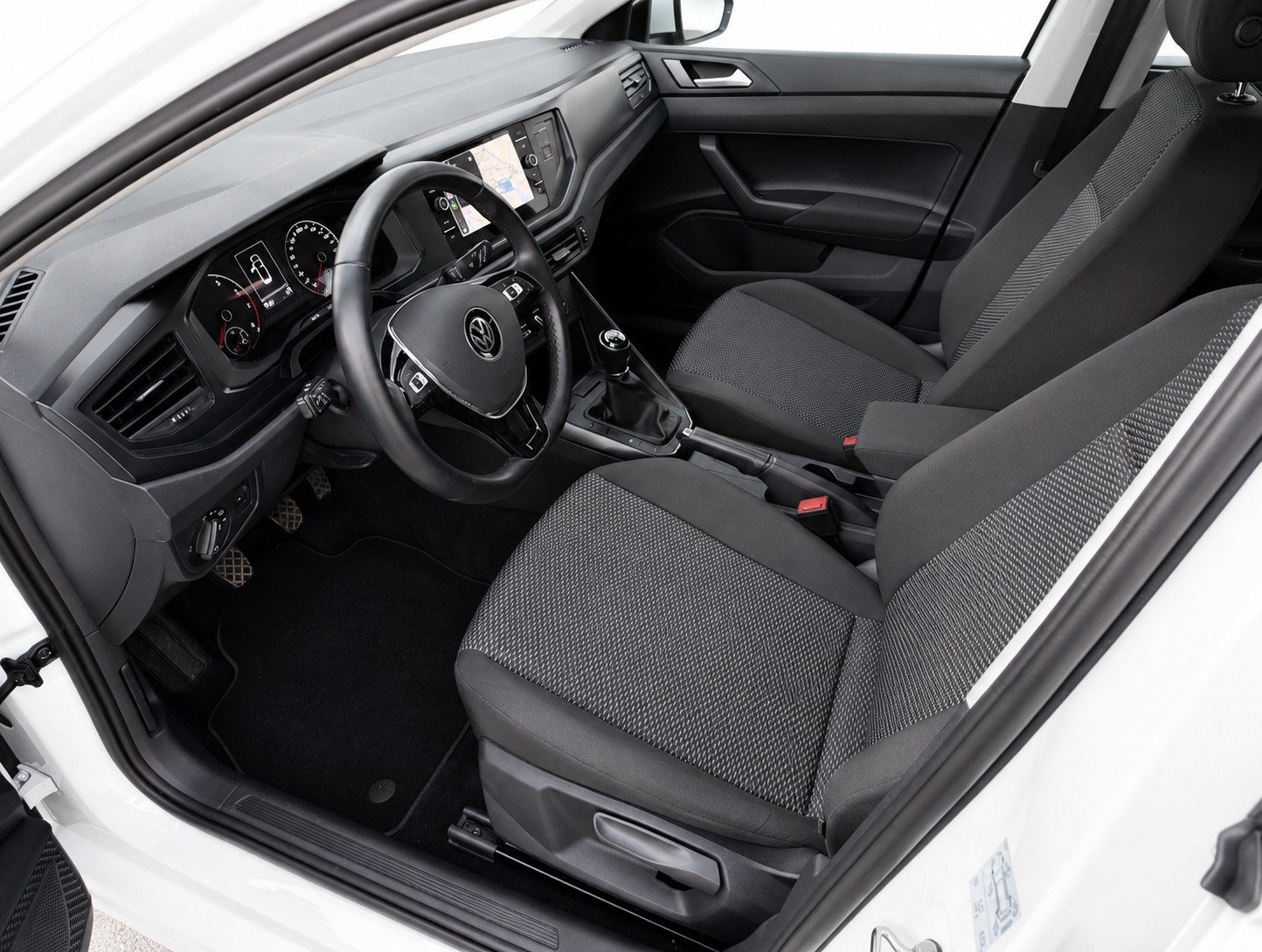 VW Polo 1.0 MPI 80 Trendline-image-6