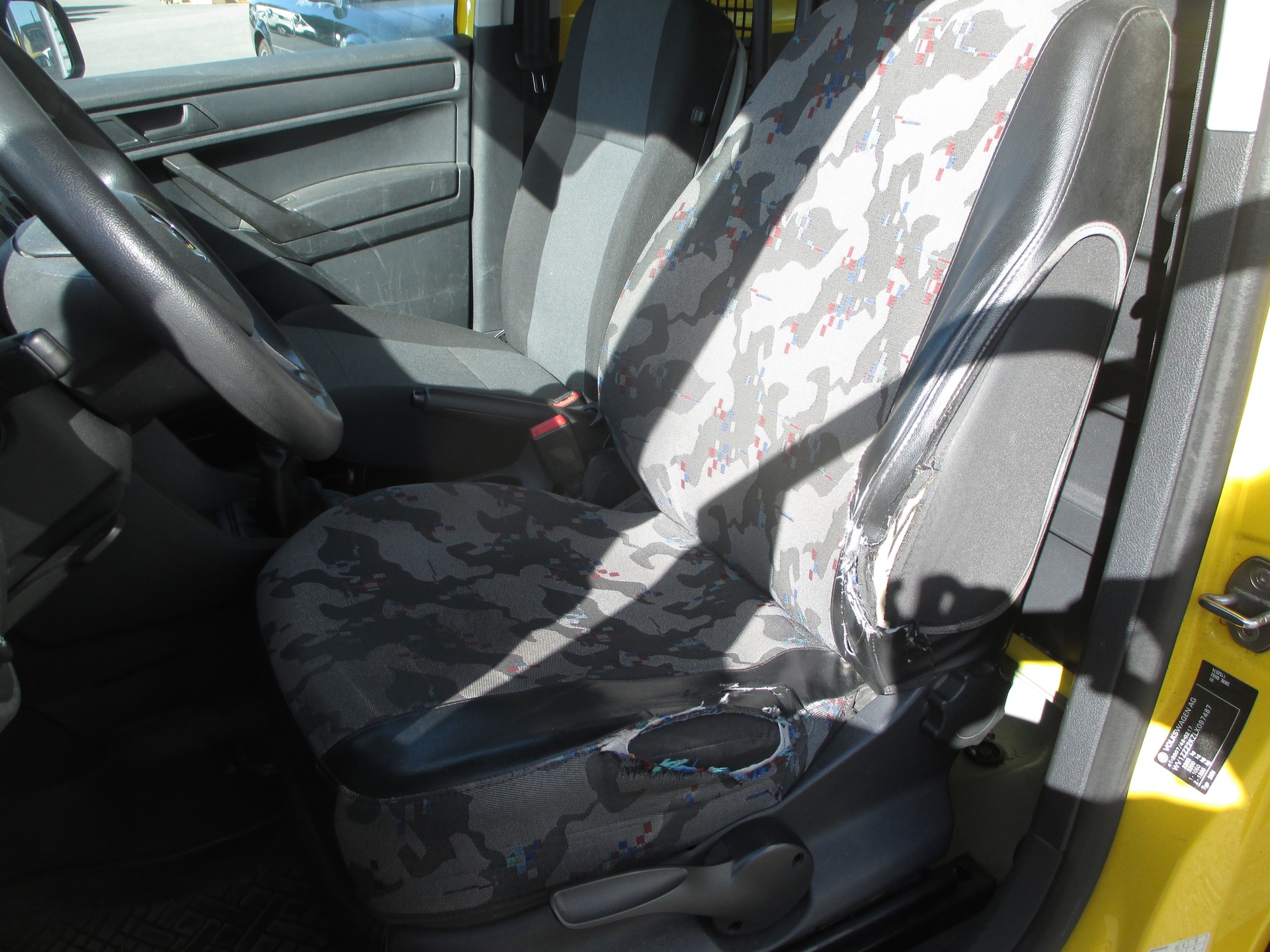 VW Caddy Maxi 1.0TSI BlueMotion Technology-image-10