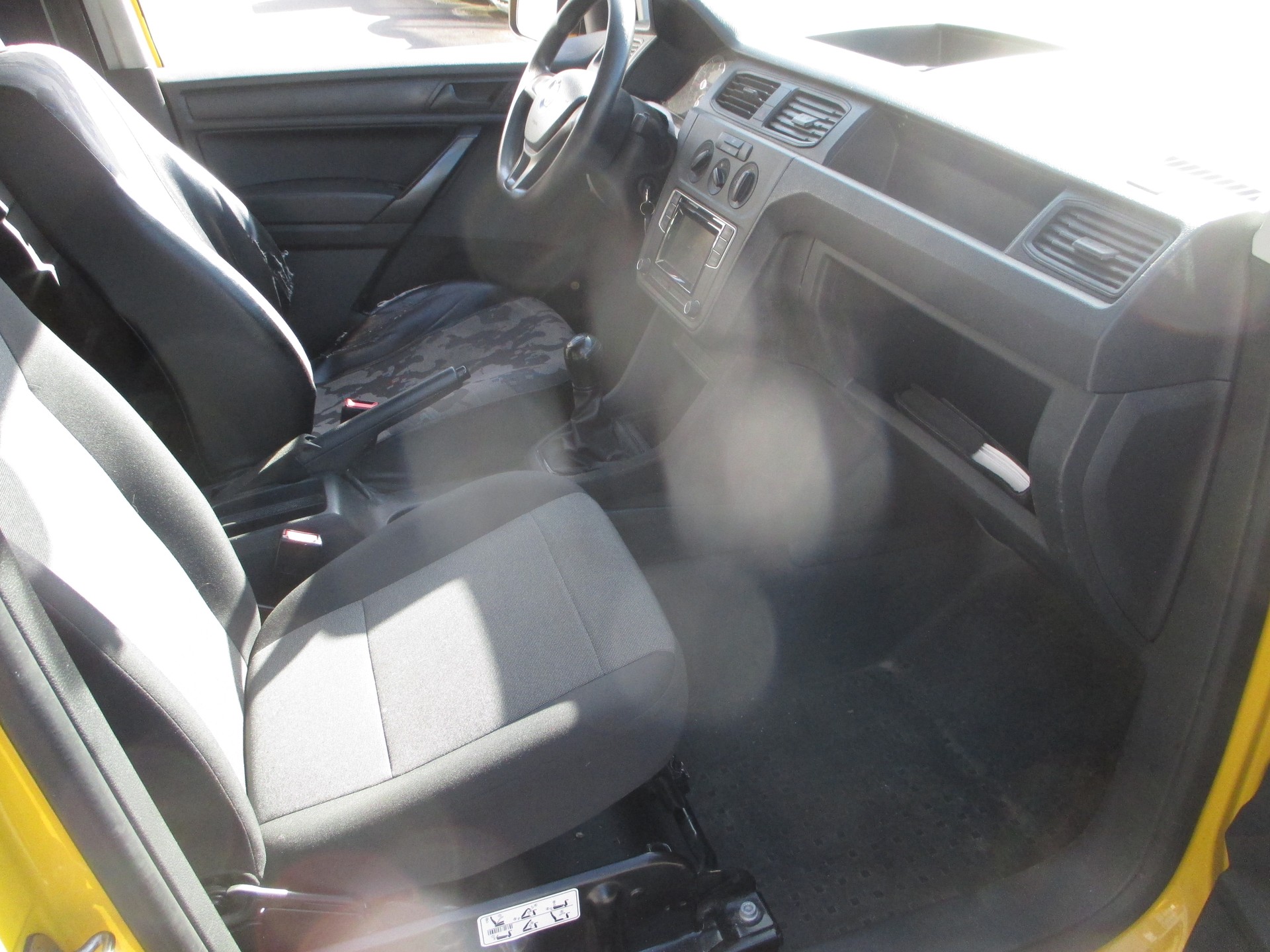 VW Caddy Maxi 1.0TSI BlueMotion Technology-image-11