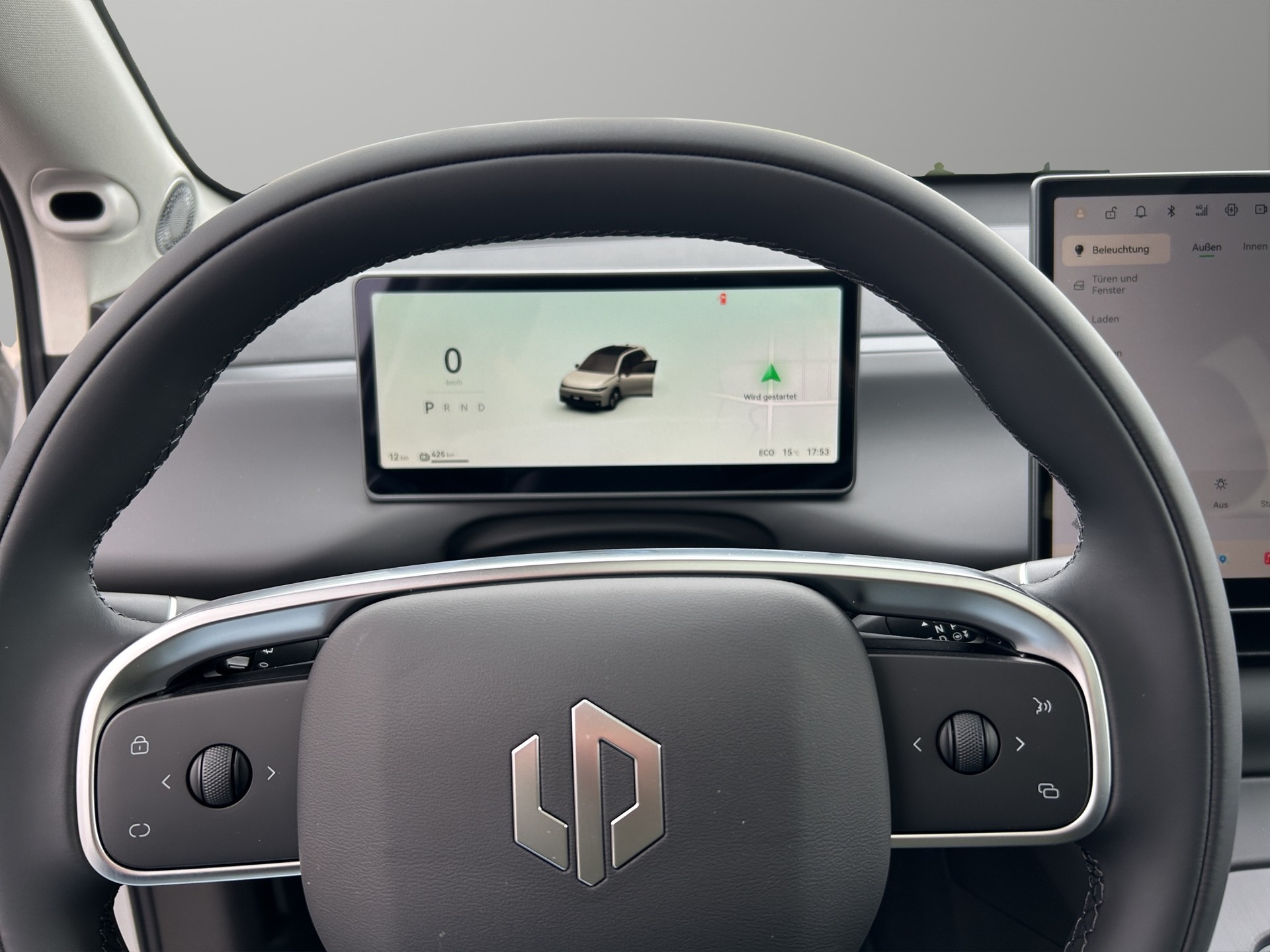 LEAPMOTOR C10 EV AWD-image-5