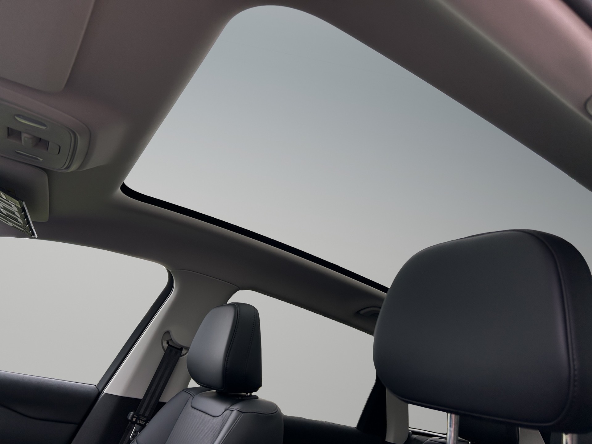 LEAPMOTOR C10 EV AWD-image-10