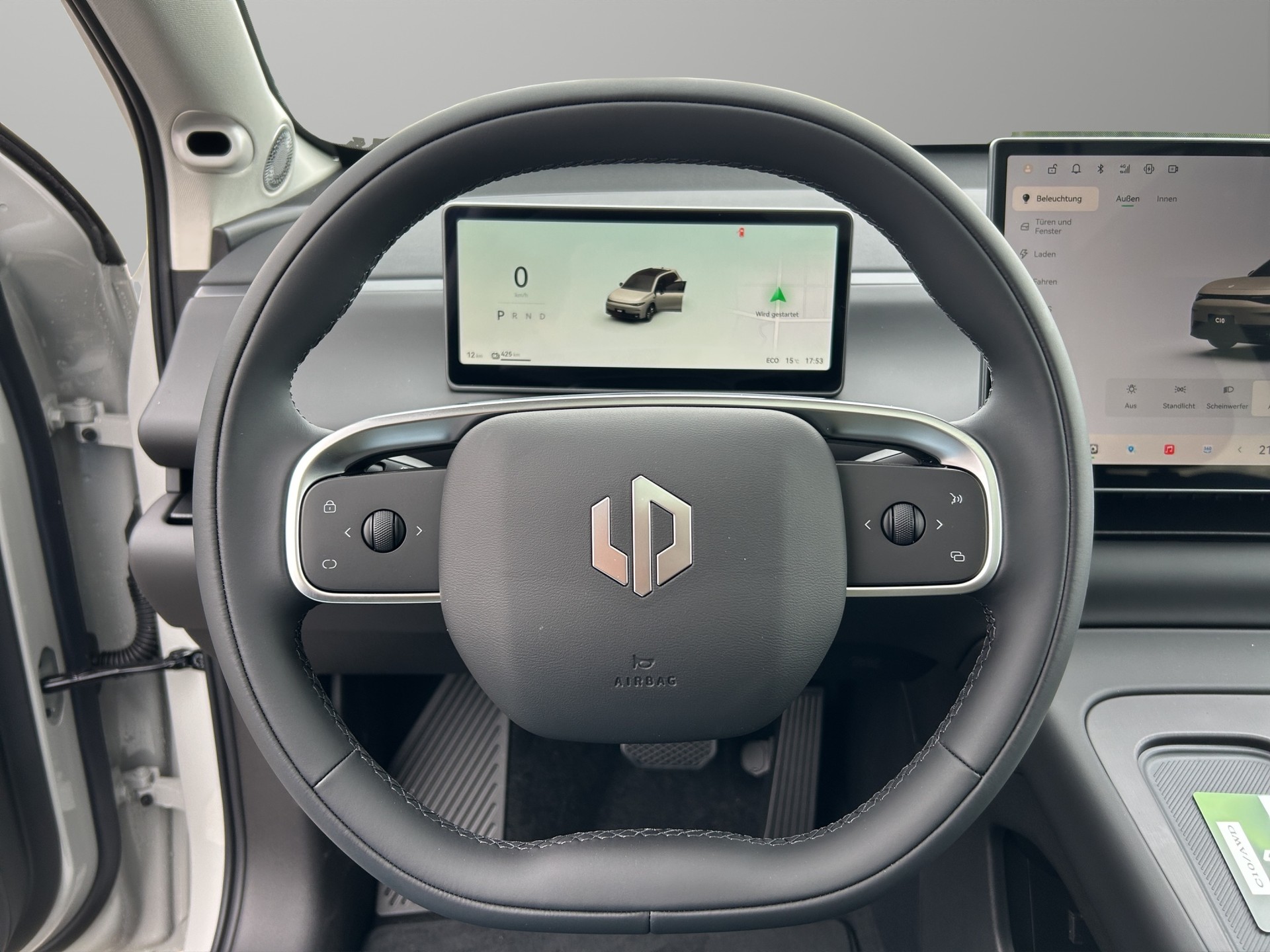 LEAPMOTOR C10 EV AWD-image-4