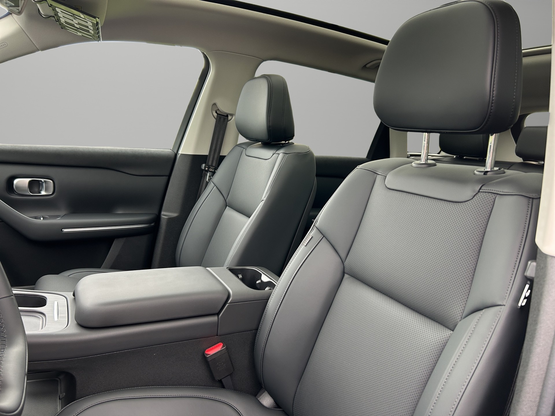 LEAPMOTOR C10 EV AWD-image-3