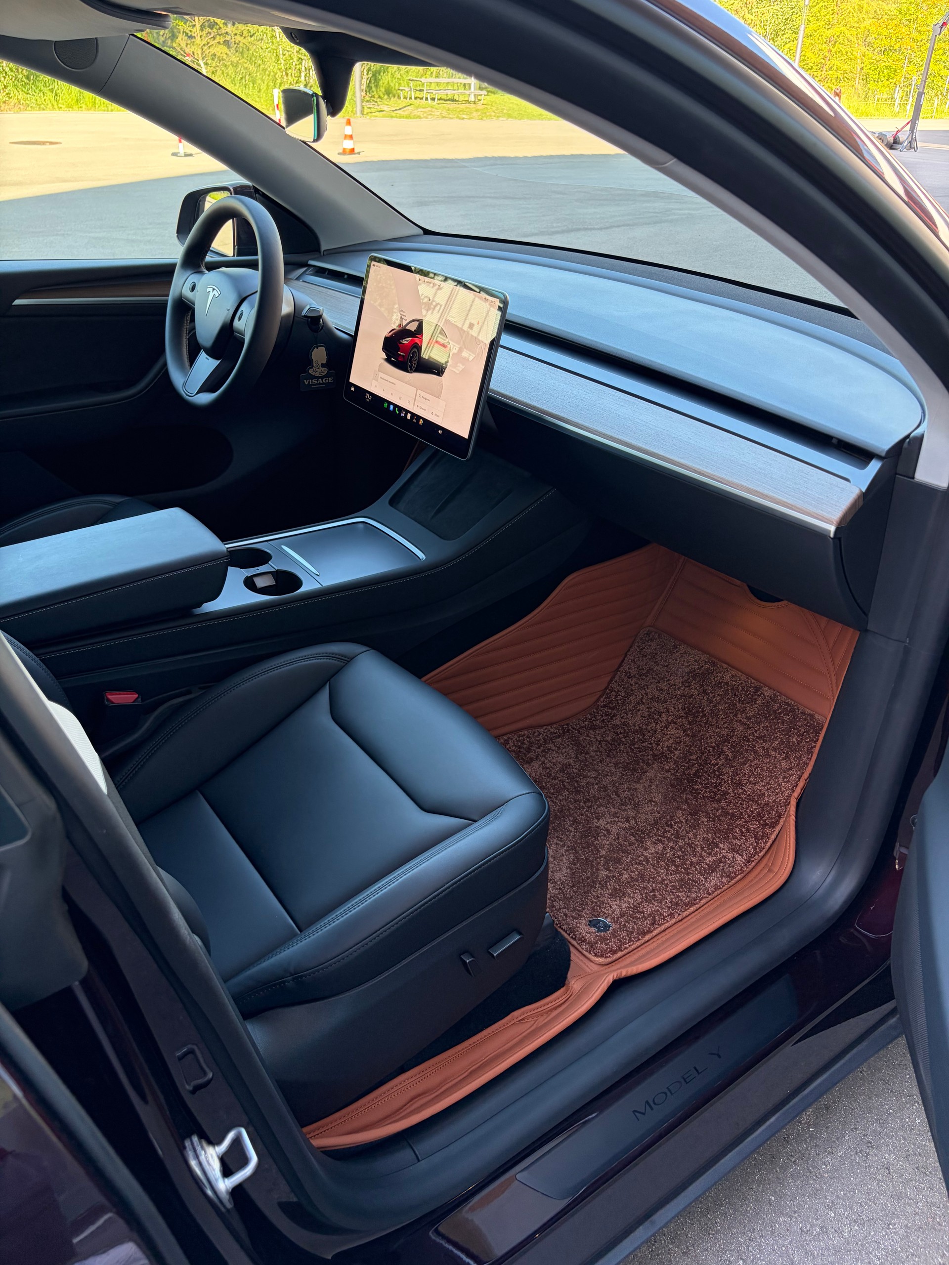 TESLA Performance D-image-15