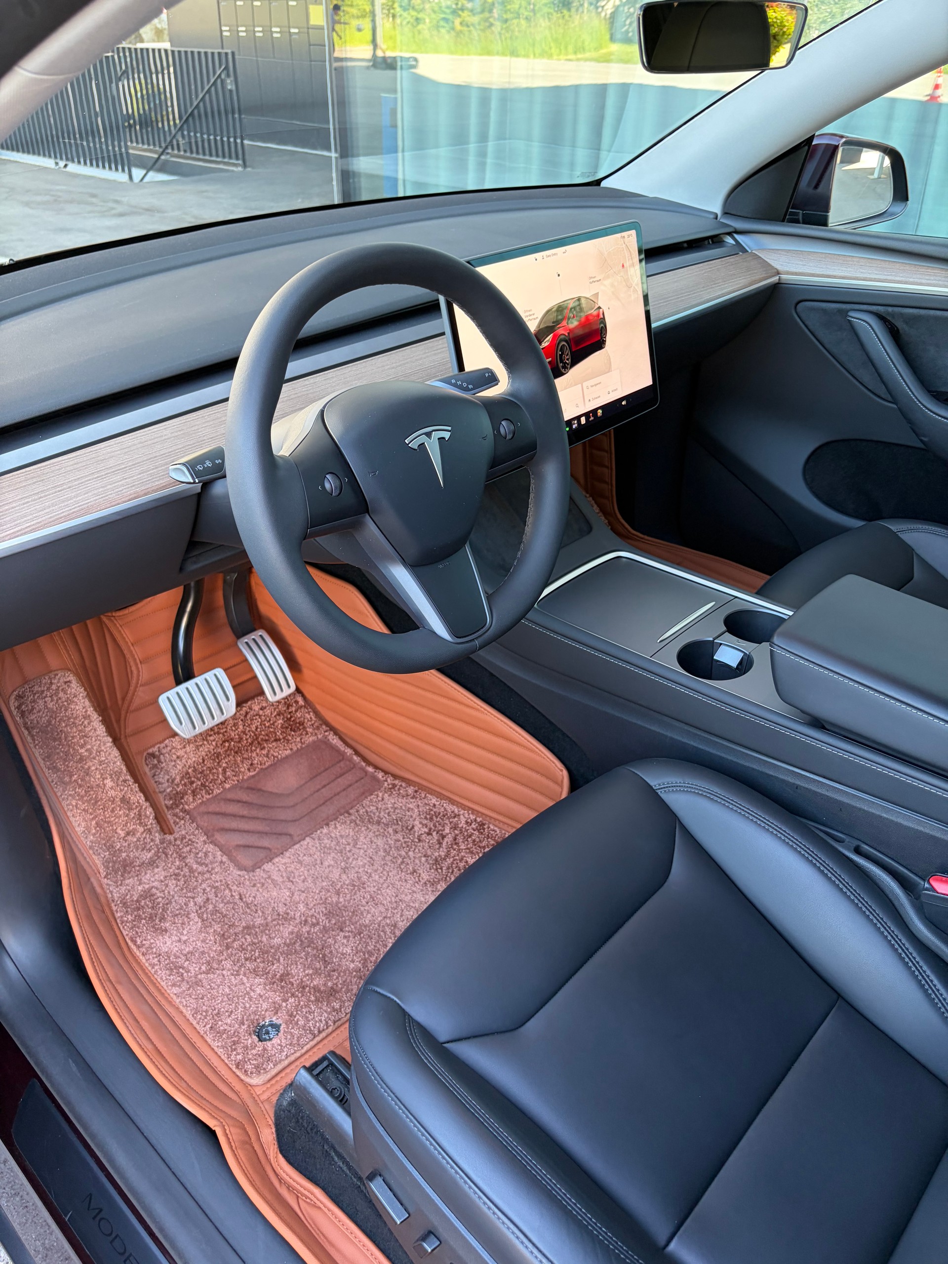 TESLA Performance D-image-8