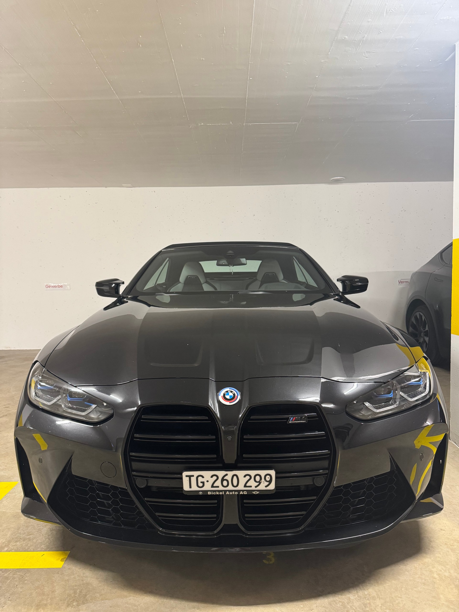 BMW M4 Competition xDrive-image-4