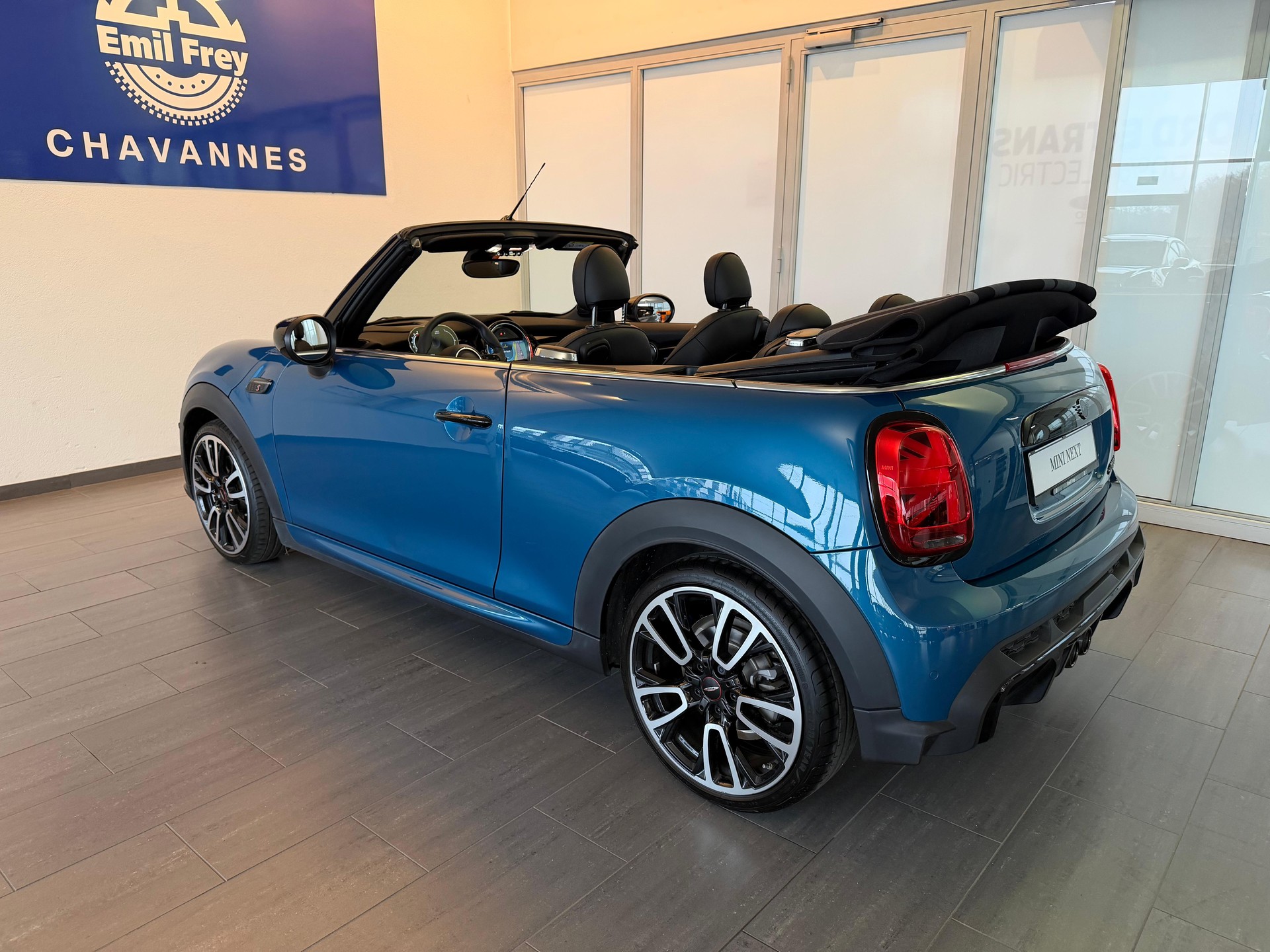 MINI Cabrio F57 2.0i Cooper S-image-6