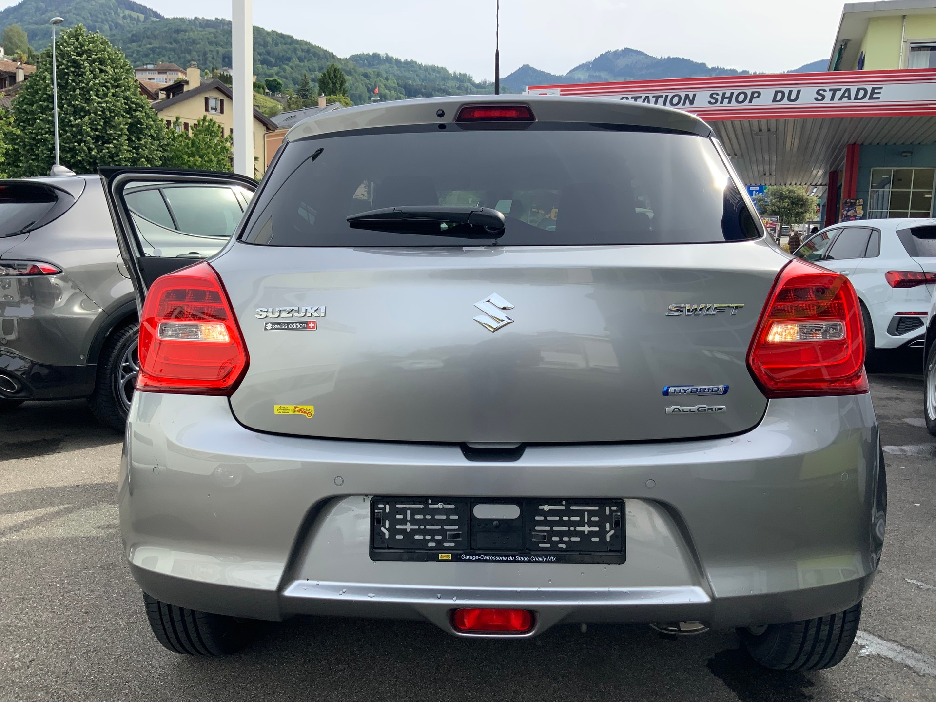 SUZUKI Swift 1.2 Compact Top 4x4 Hybrid-image-2