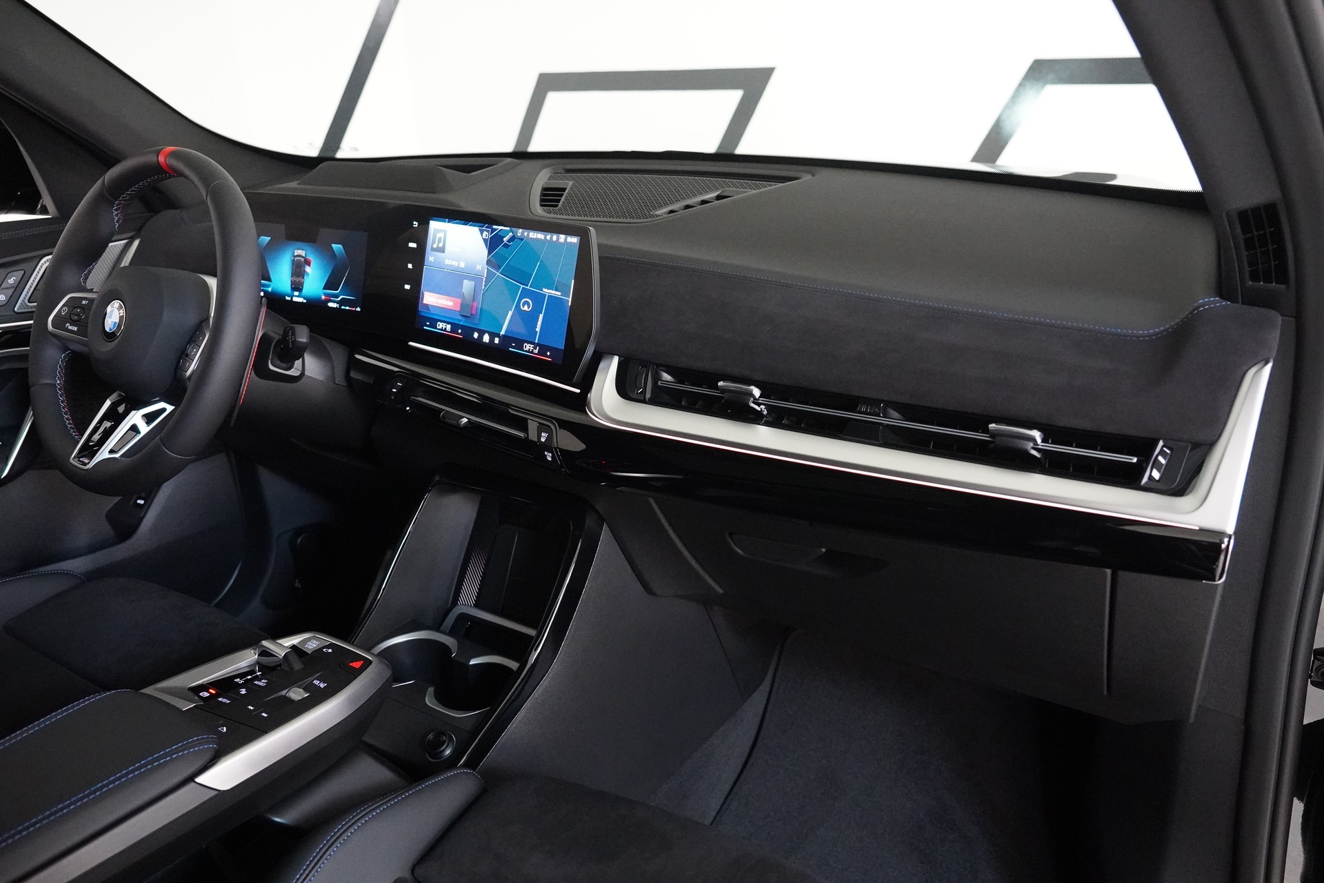 BMW X1 xDrive M35i-image-16