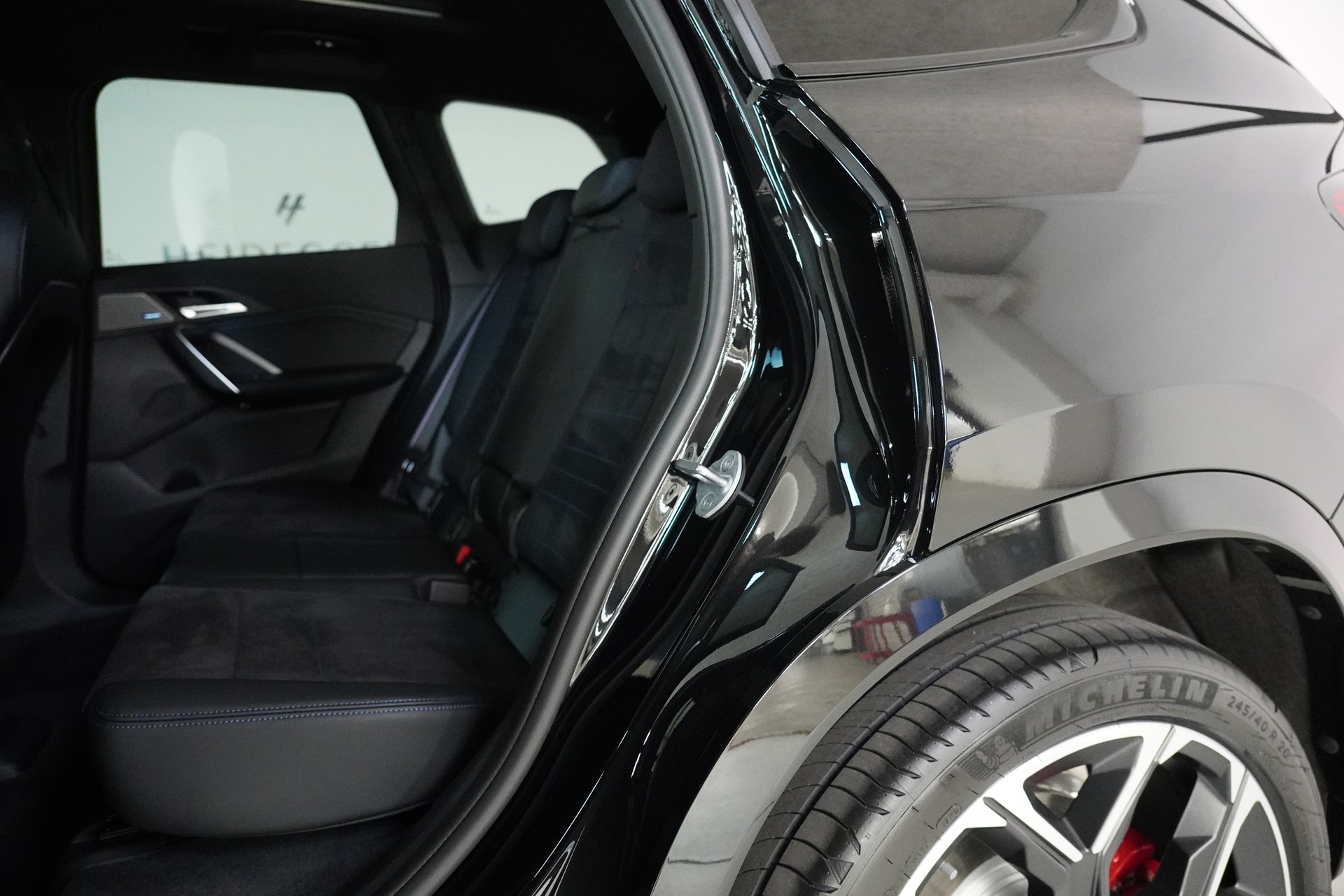 BMW X1 xDrive M35i-image-12