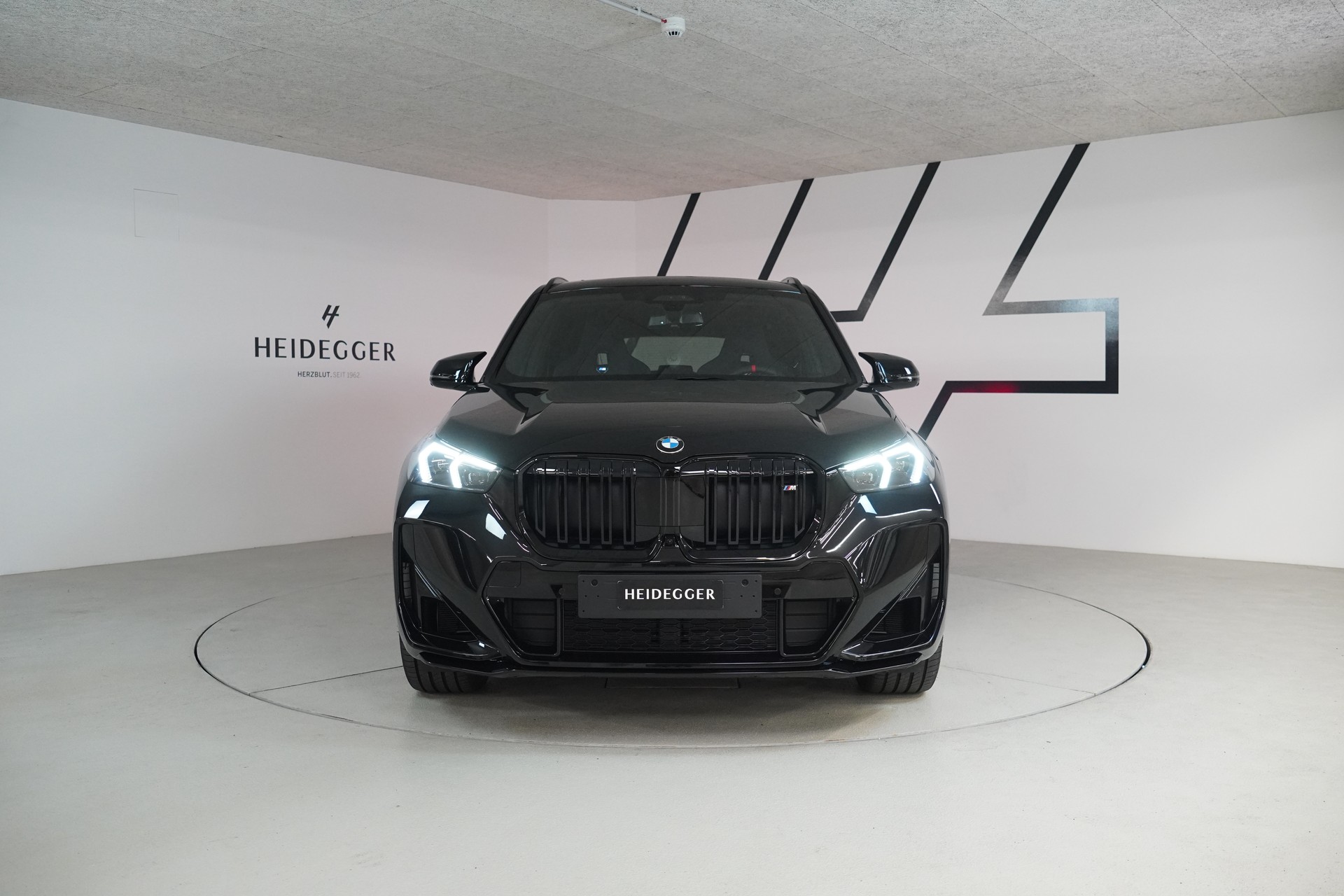 BMW X1 xDrive M35i-image-1