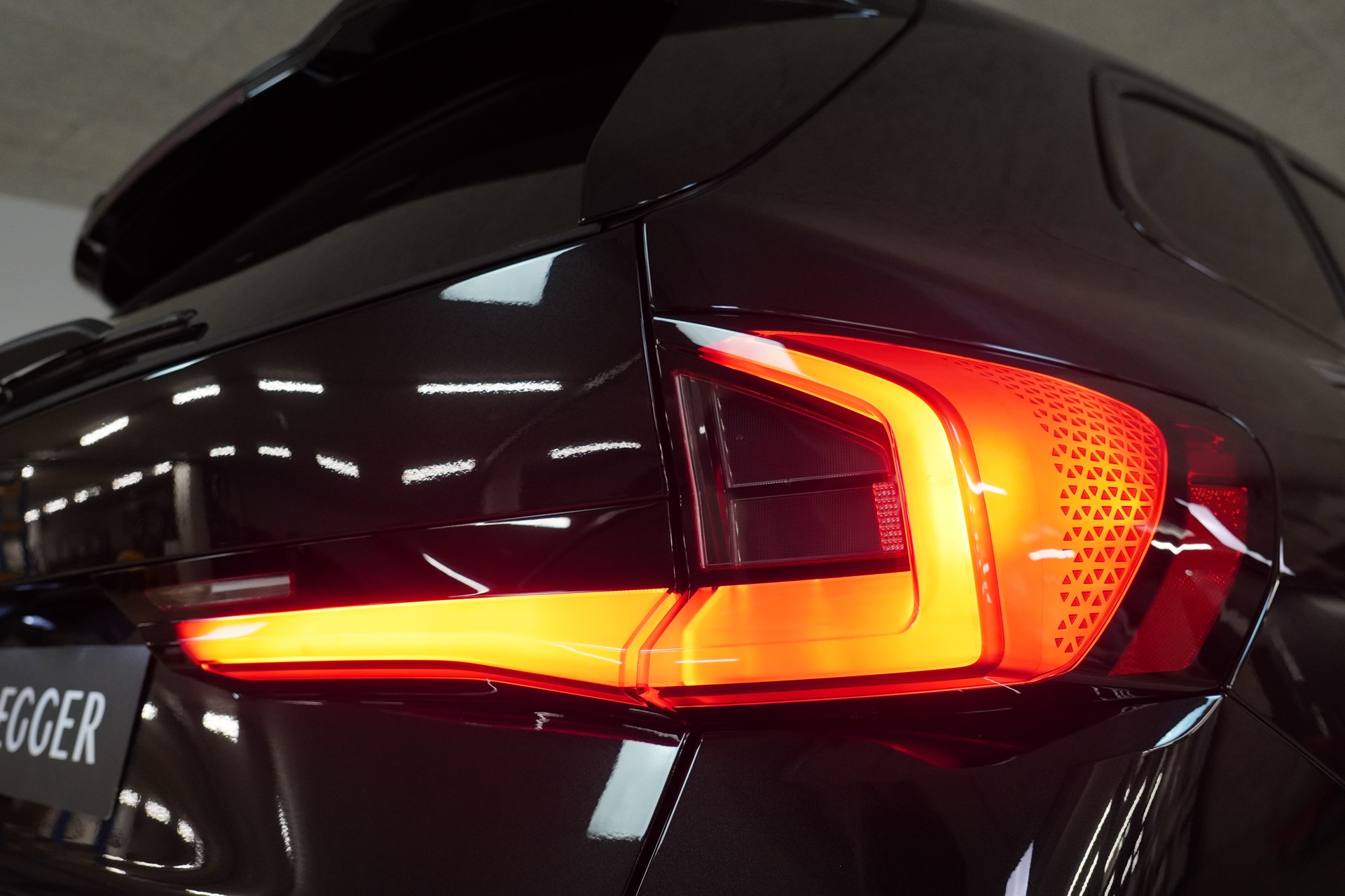 BMW X1 xDrive M35i-image-15