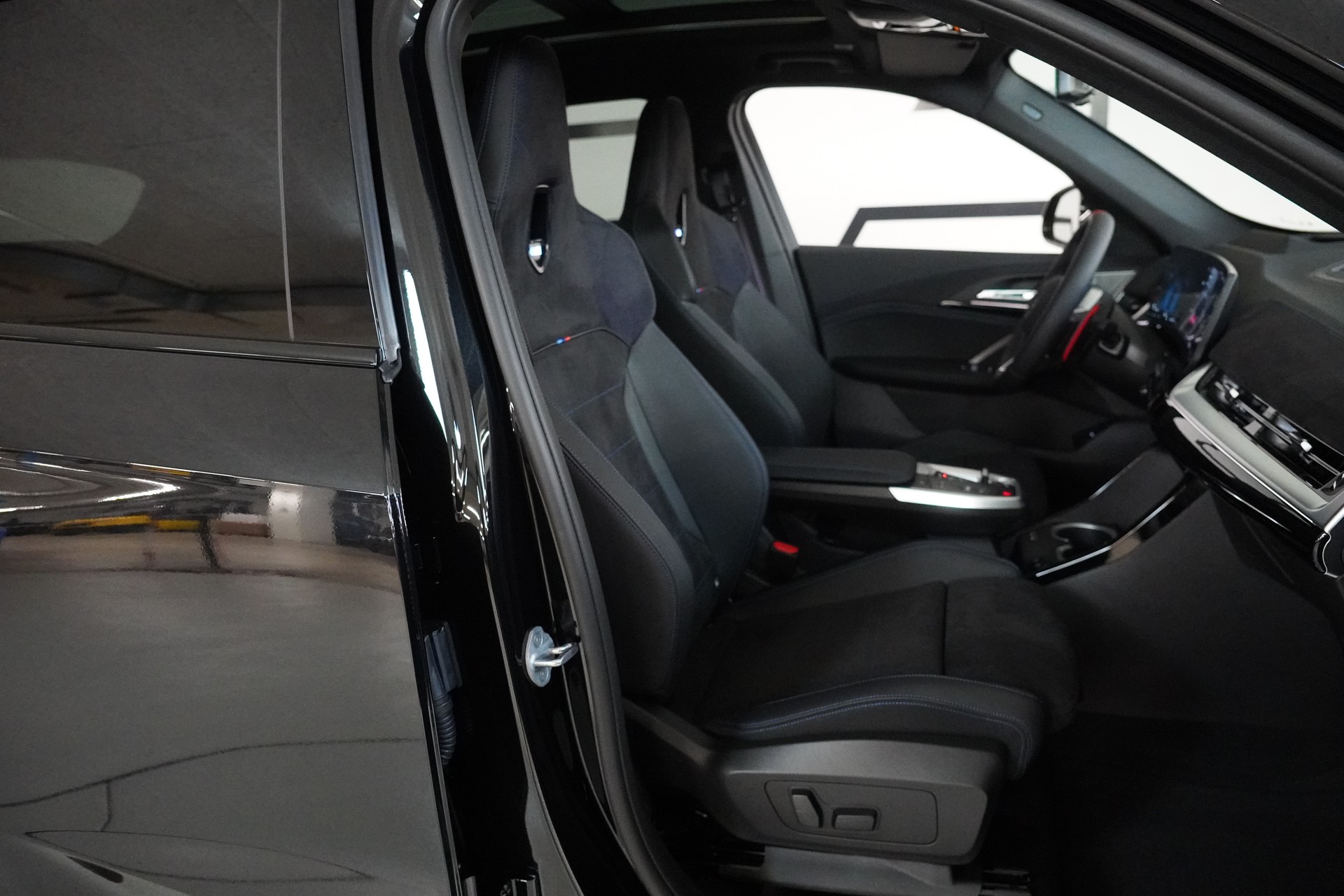 BMW X1 xDrive M35i-image-14