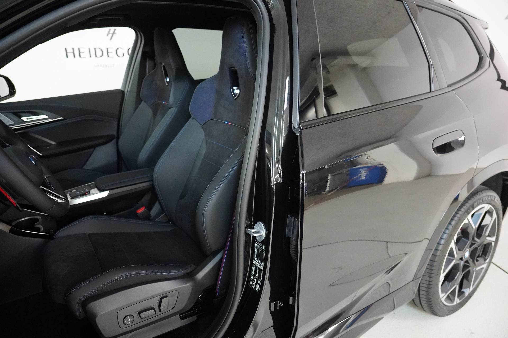 BMW X1 xDrive M35i-image-11