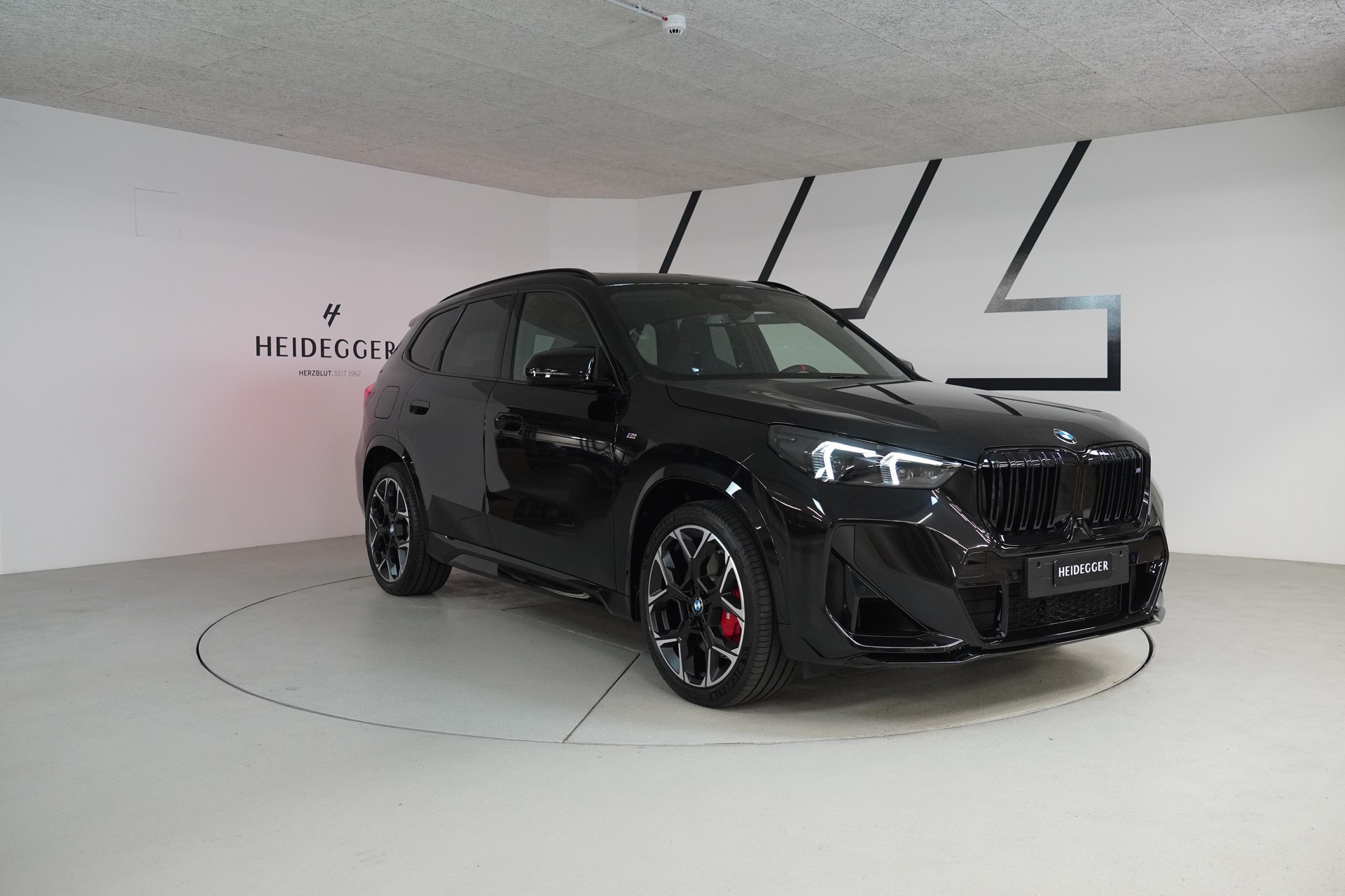 BMW X1 xDrive M35i-image-2