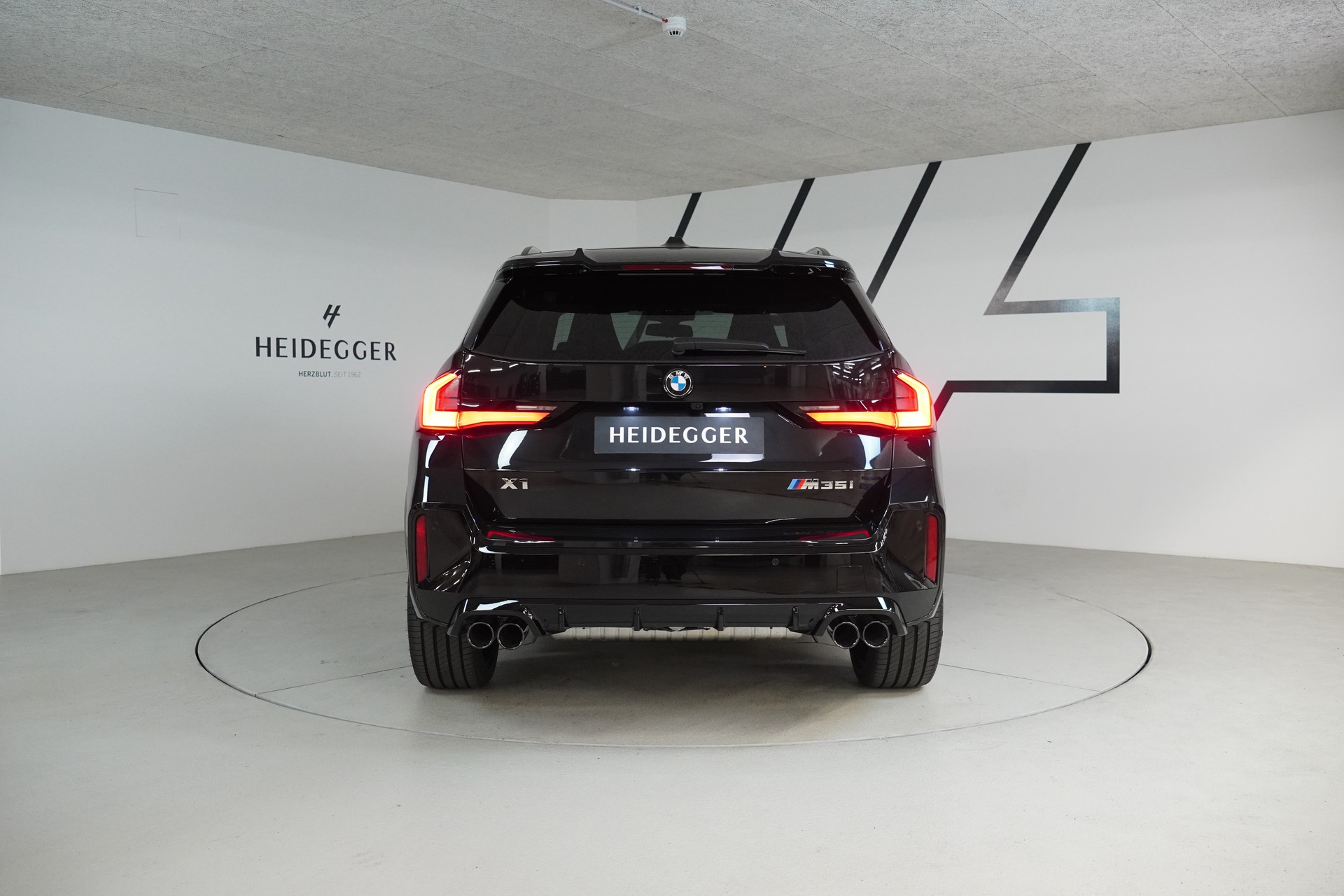 BMW X1 xDrive M35i-image-5
