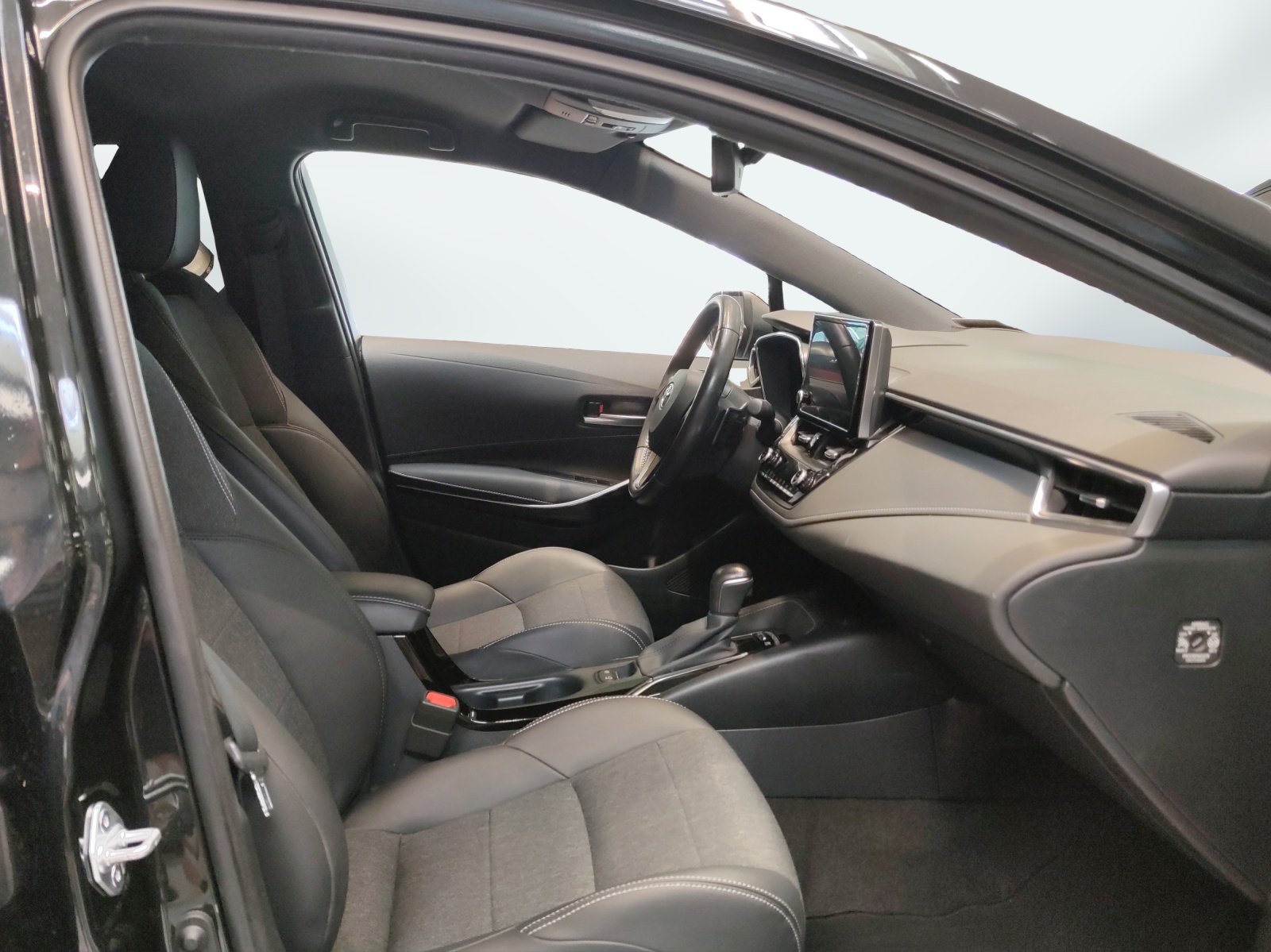 TOYOTA Corolla Touring Sports 2.0 HSD Trend-image-10