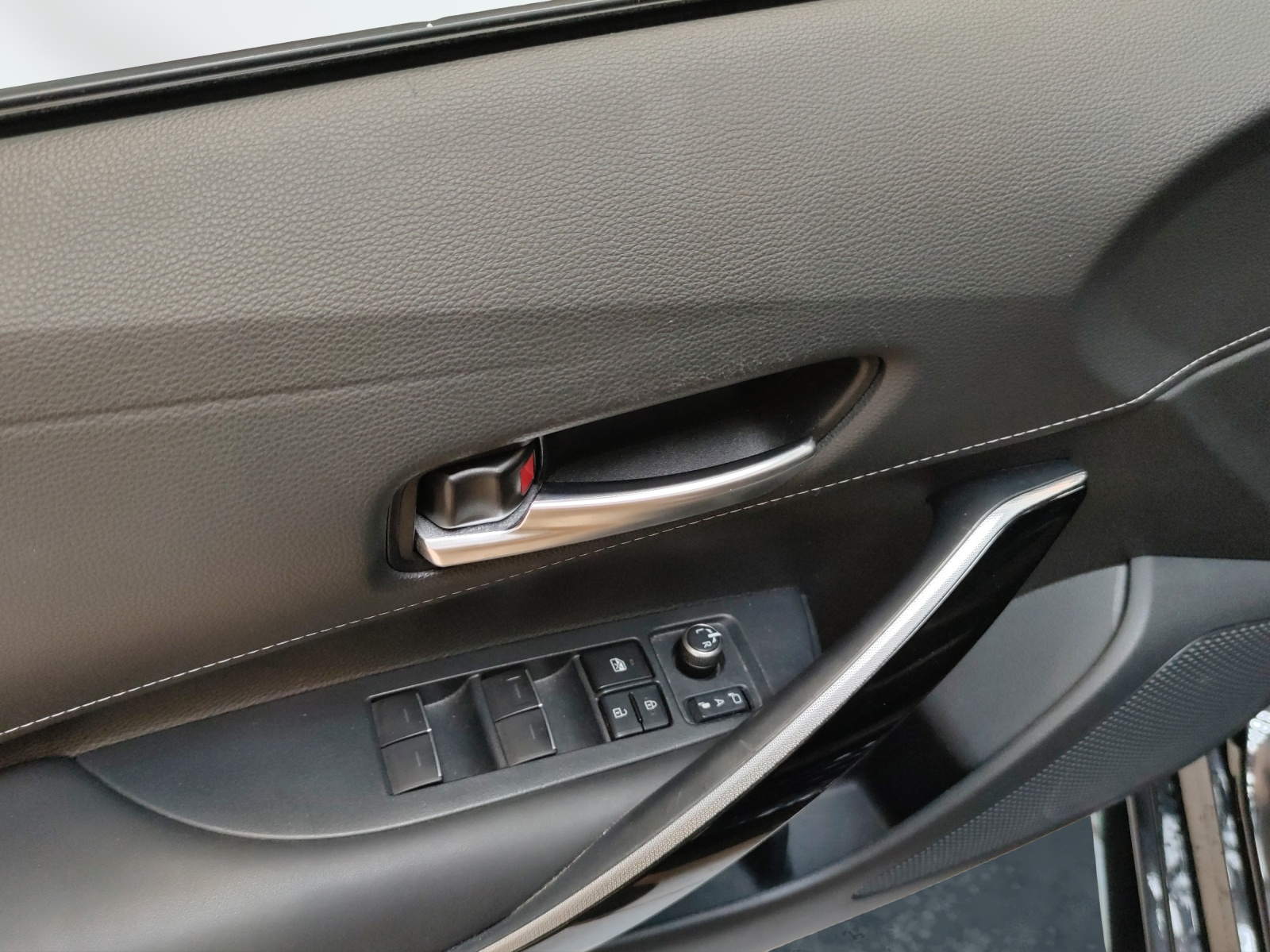 TOYOTA Corolla Touring Sports 2.0 HSD Trend-image-15