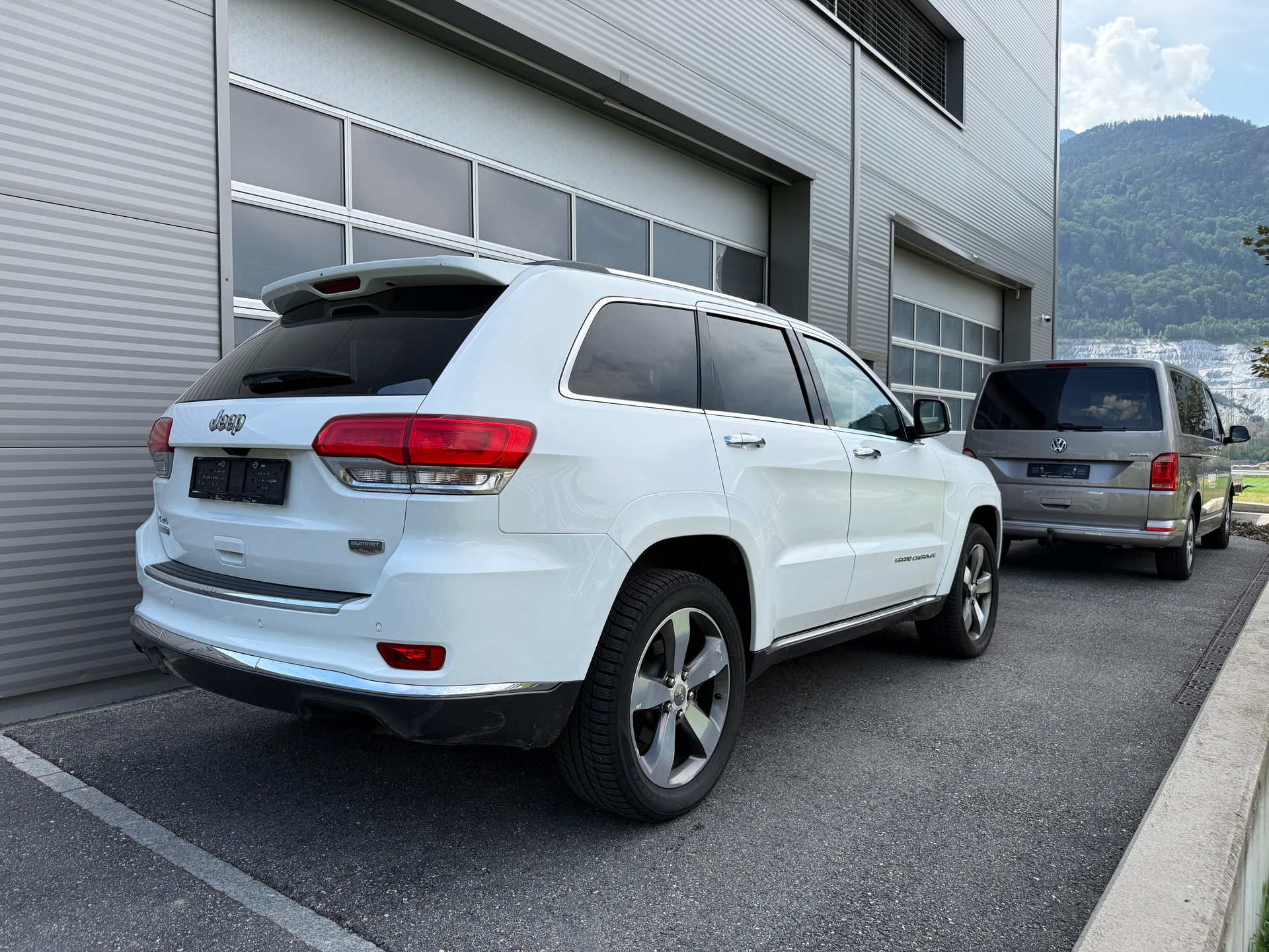 JEEP Grand Cherokee 3.0 CRD Summit Automatic-image-2