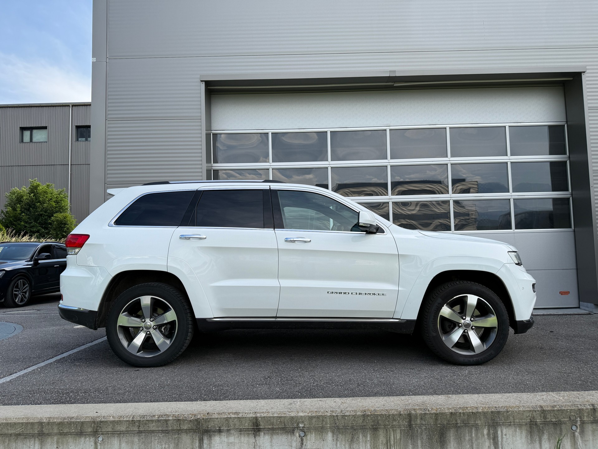 JEEP Grand Cherokee 3.0 CRD Summit Automatic-image-1