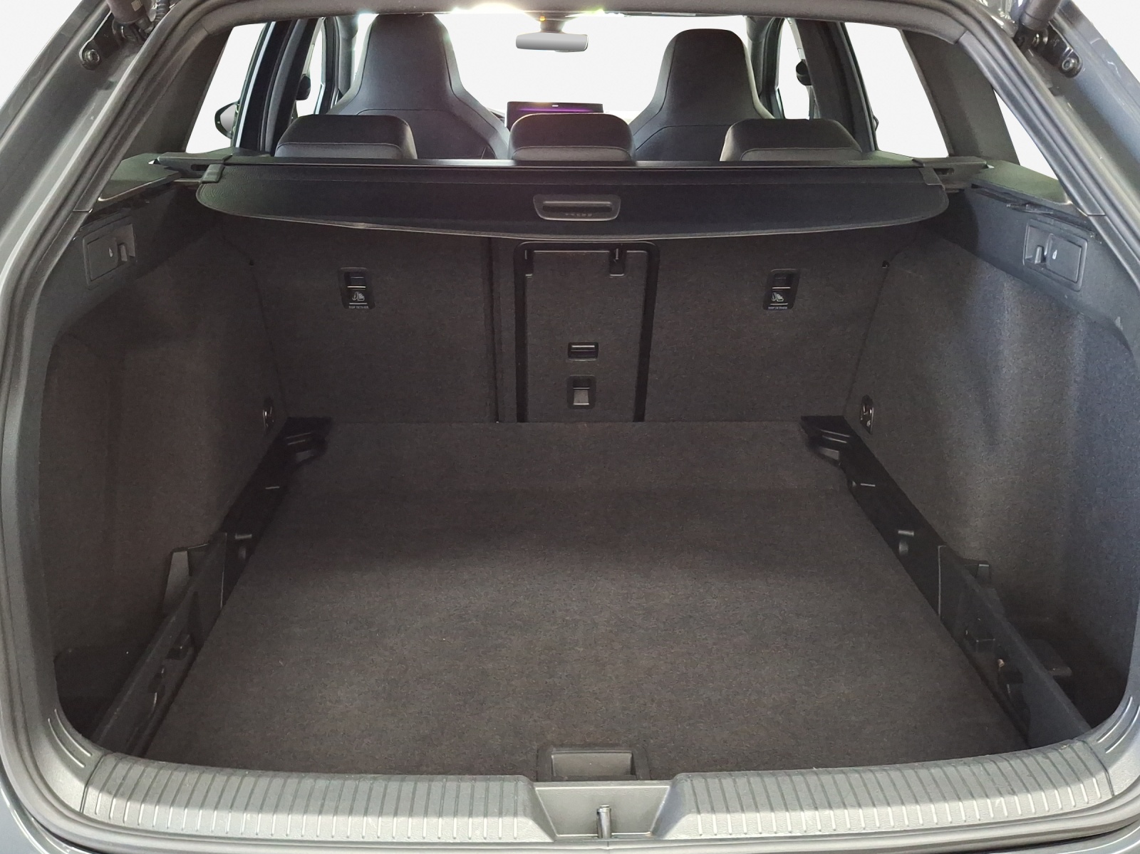 VW Golf Variant 2.0 TSI R-Line DSG 4 Motion-image-12