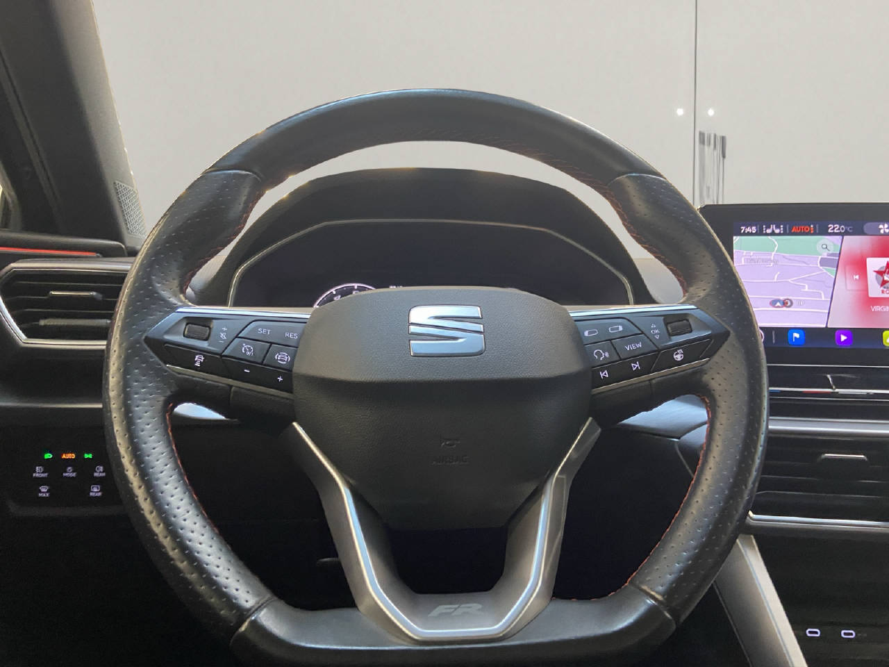 SEAT Leon ST 1.5 eTSI 150 FR DSG-image-8