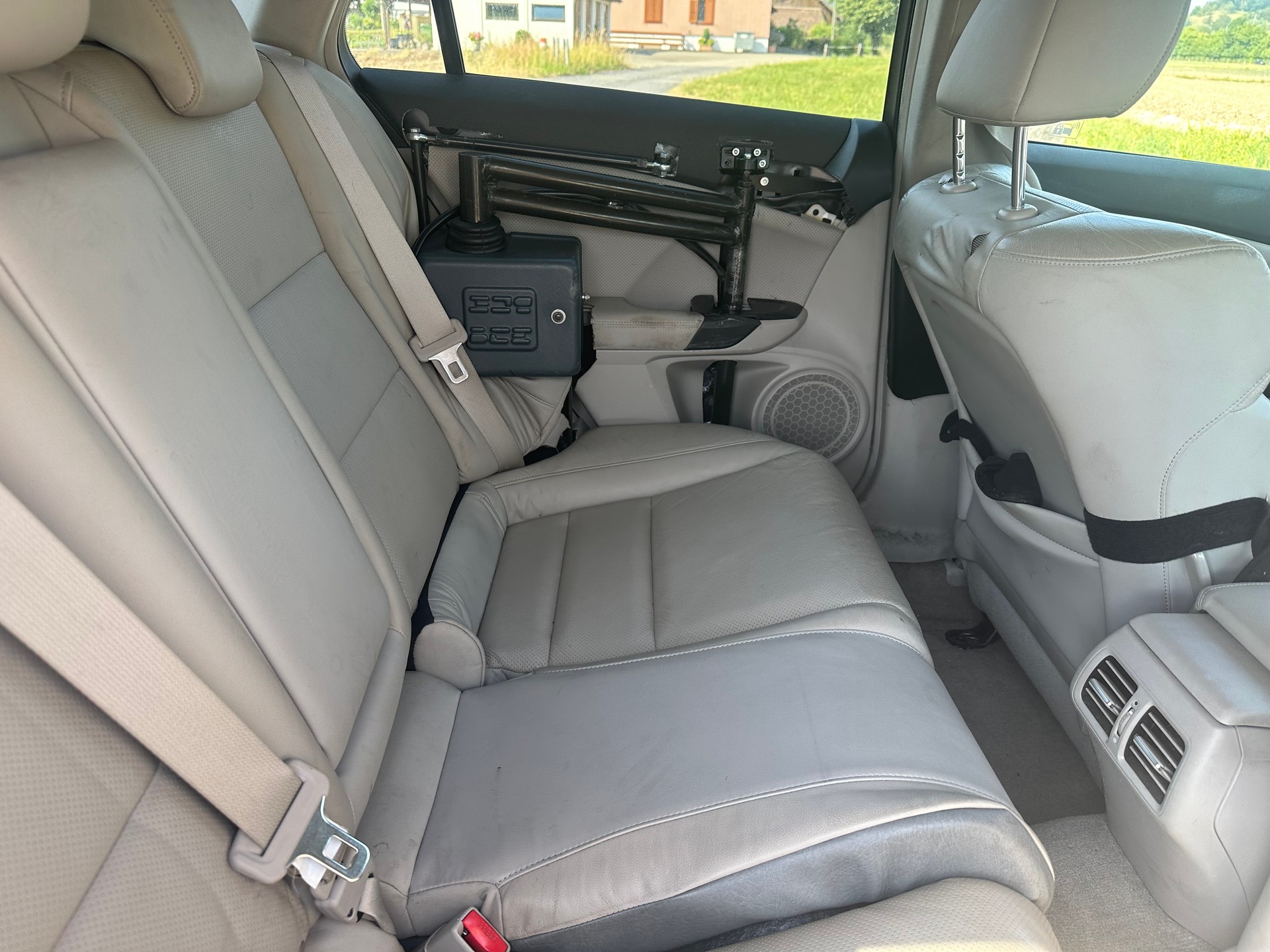 HONDA Accord Tourer 2.0i 16V Executive Automatic-image-13