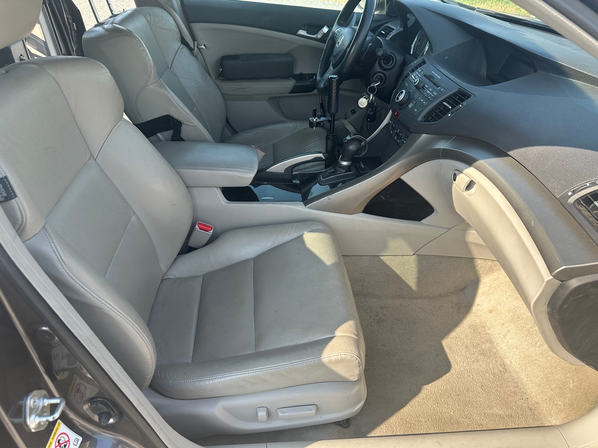 HONDA Accord Tourer 2.0i 16V Executive Automatic-image-11
