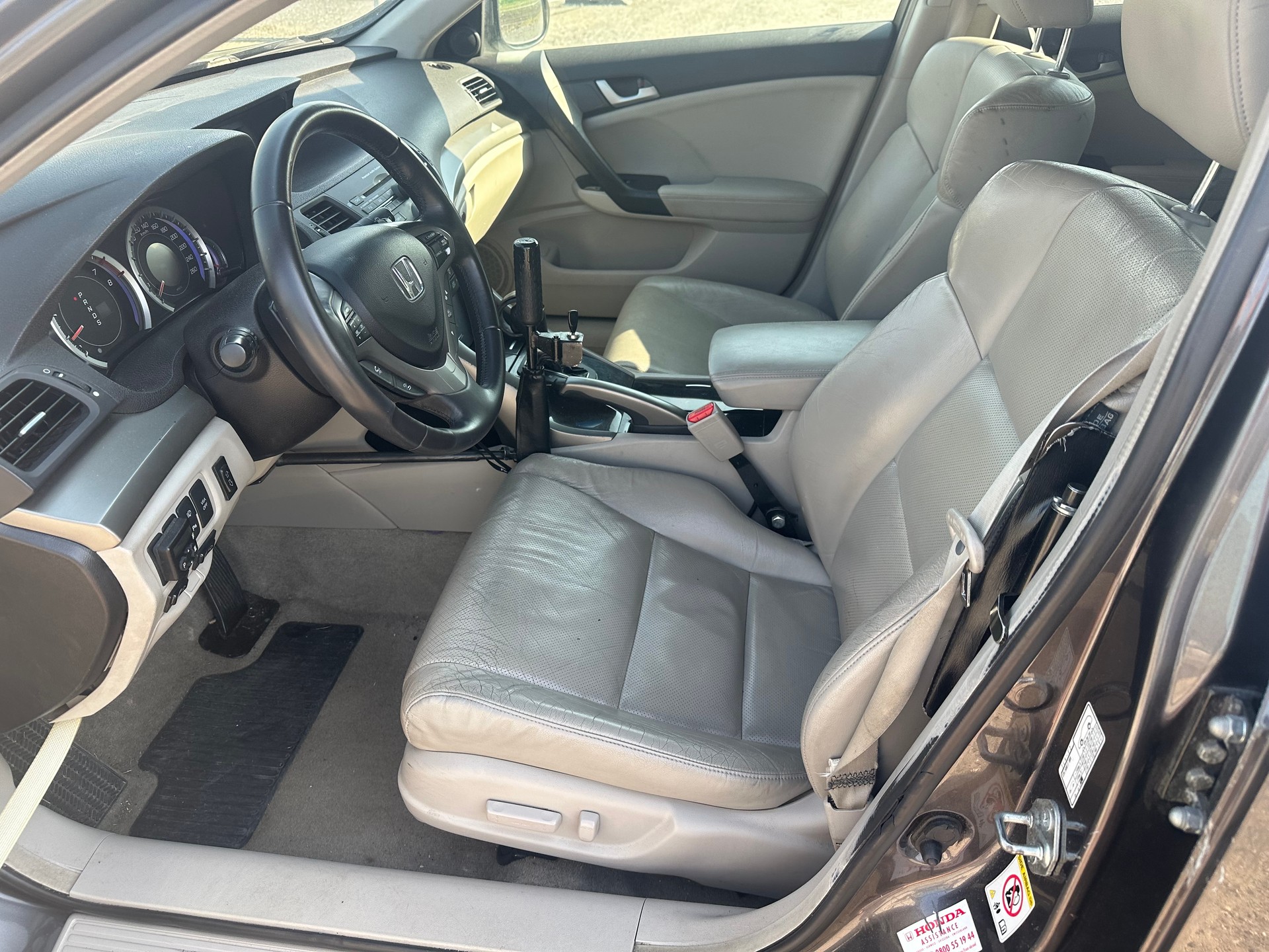 HONDA Accord Tourer 2.0i 16V Executive Automatic-image-10